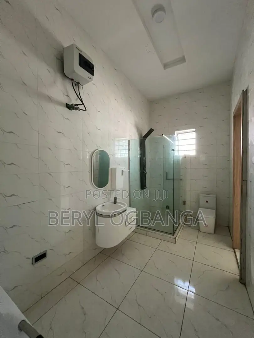 4bdrm Duplex in Ikota for rent in Ikota