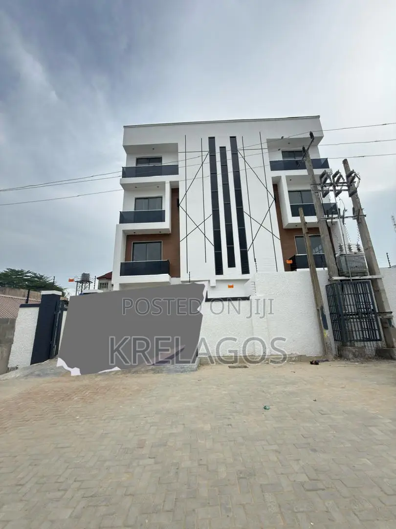 1bdrm Apartment in Igbo-efon for sale in Igbo-efon