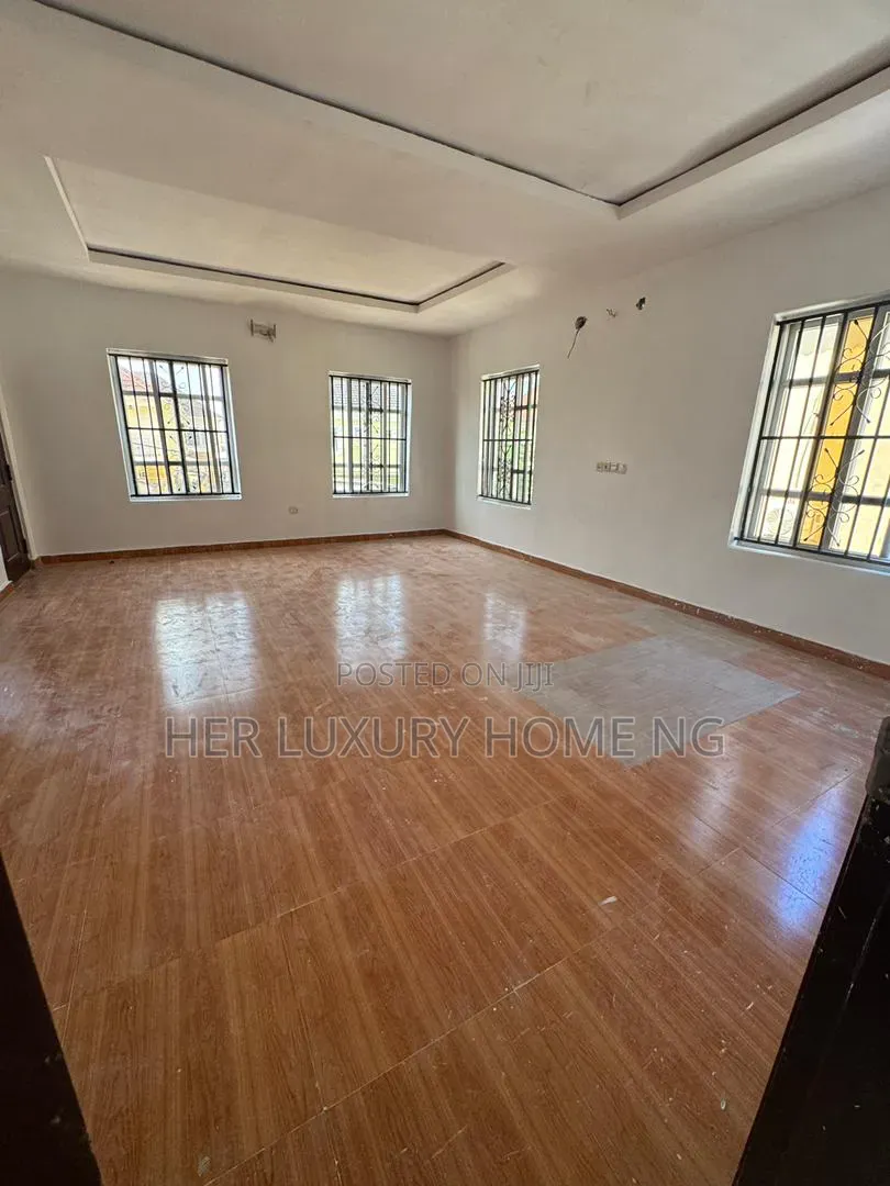 Mini Flat in Bera Estate, Chevron for rent in Chevron