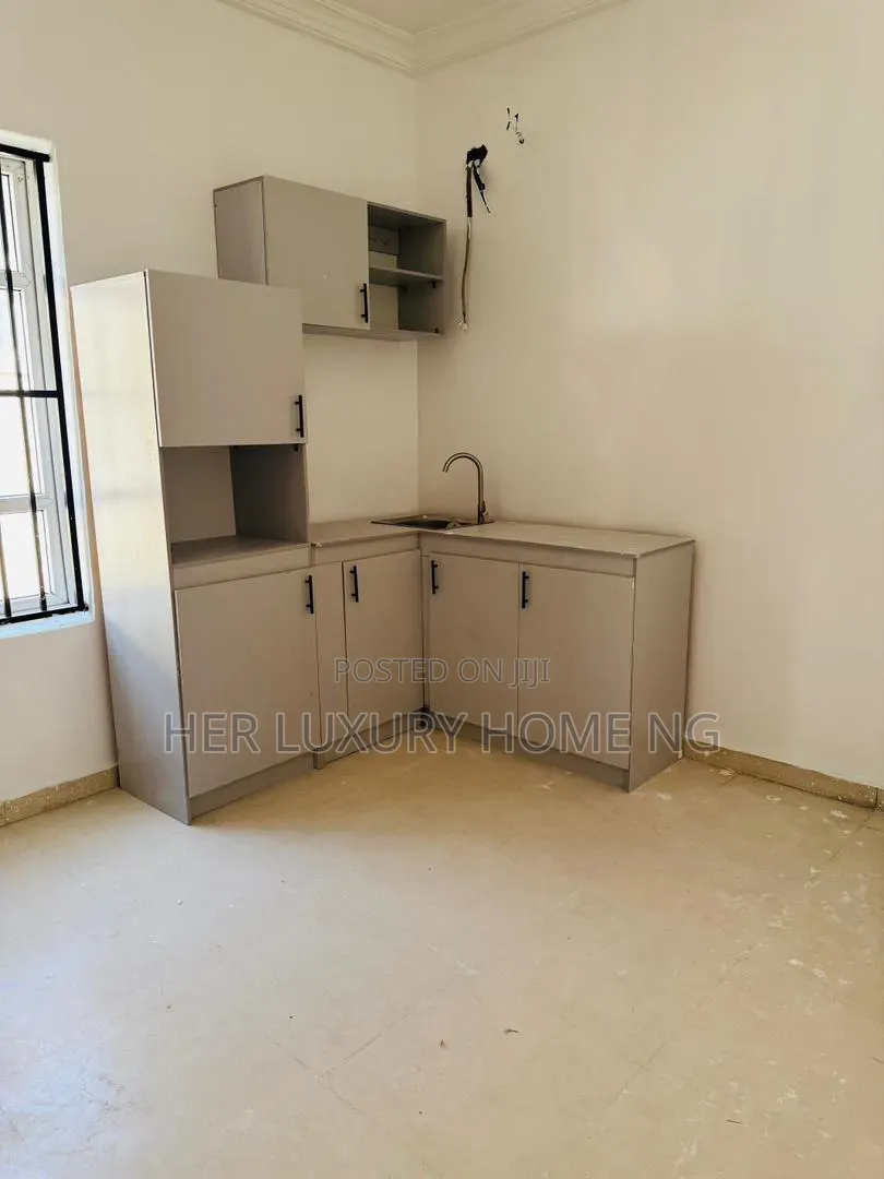 Mini Flat in Bera Estate, Chevron for rent in Chevron