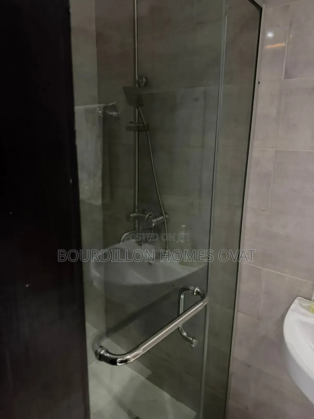 Furnished 3bdrm Block of Flats in Lekki Phase 1 for rent in Lekki Phase 1