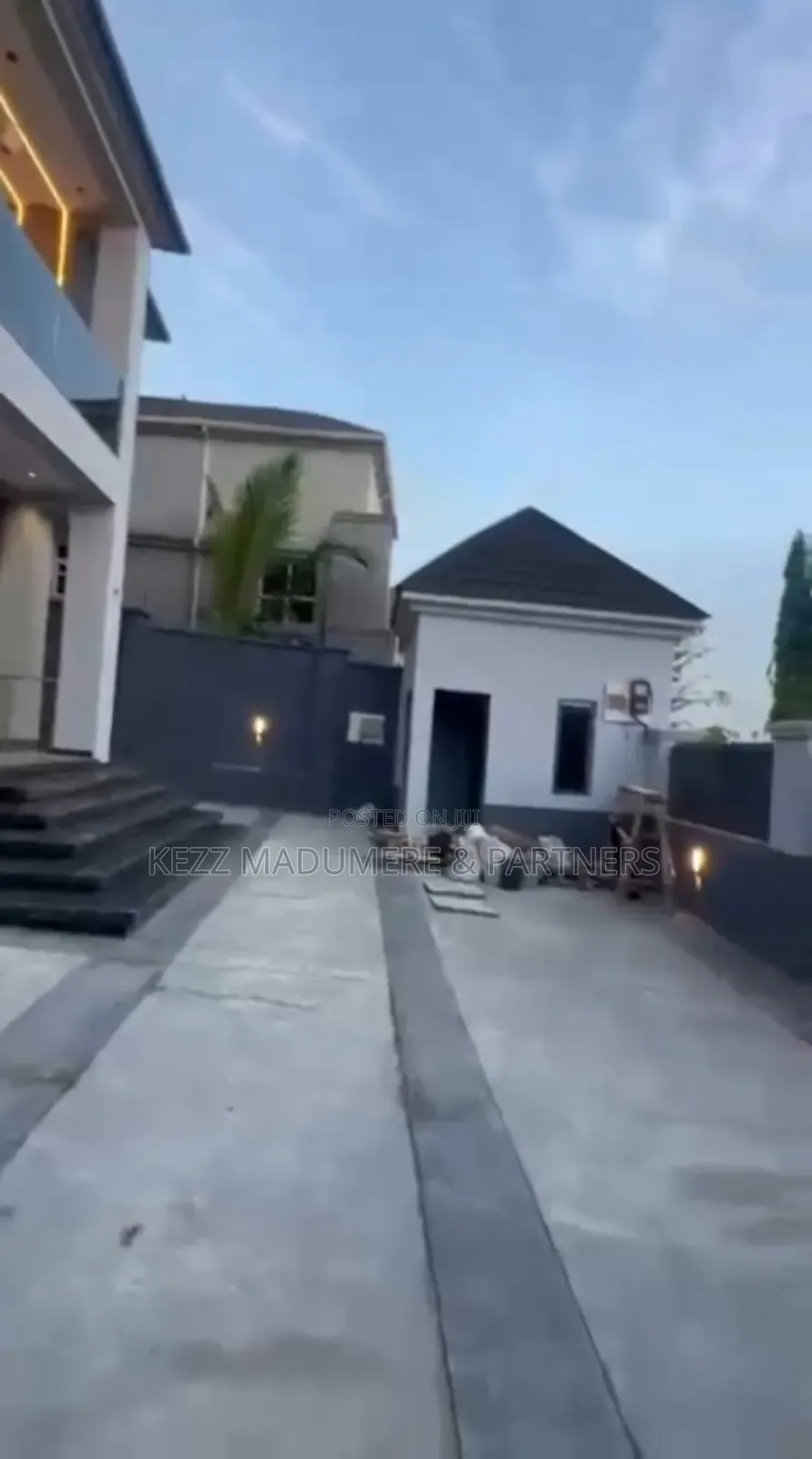 4bdrm Duplex in Apo Resettlement for sale in Apo Resettlement