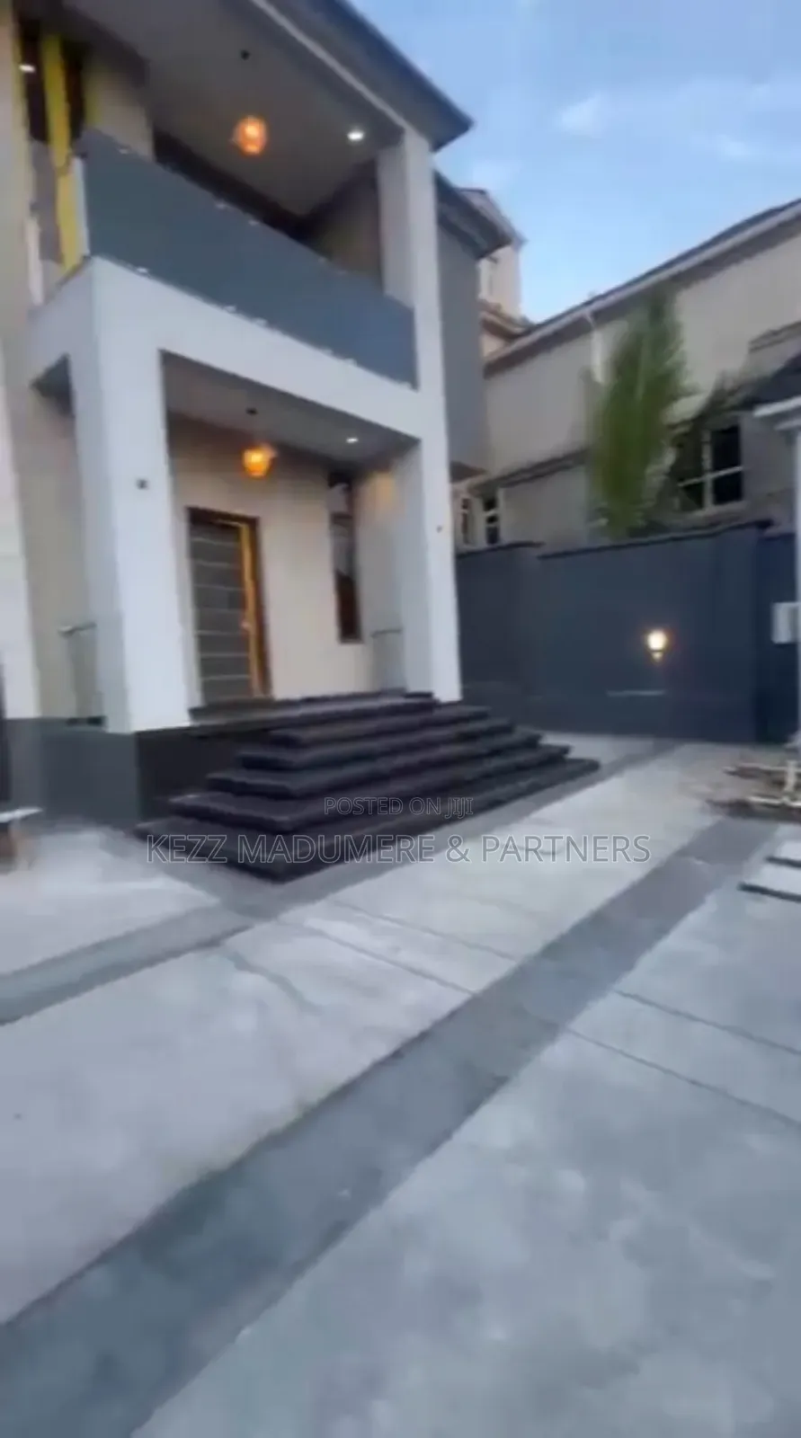 4bdrm Duplex in Apo Resettlement for sale in Apo Resettlement