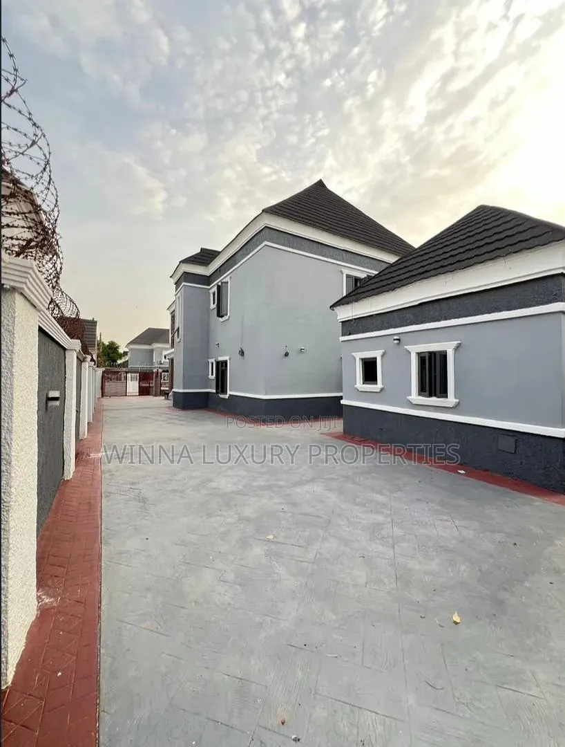 4bdrm Duplex in Super Cell, Apo District for sale in Apo District
