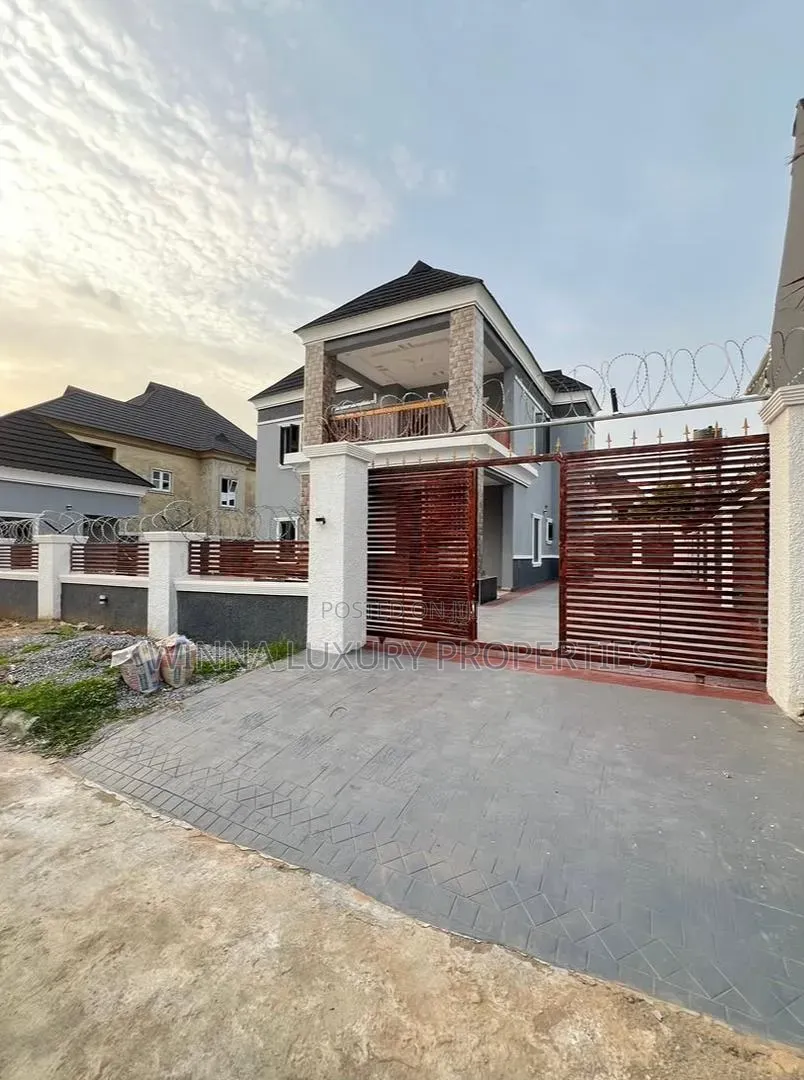4bdrm Duplex in Super Cell, Apo District for sale in Apo District