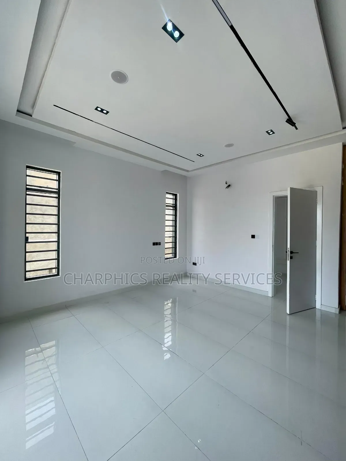 4bdrm Duplex in Ikota for sale in Ikota