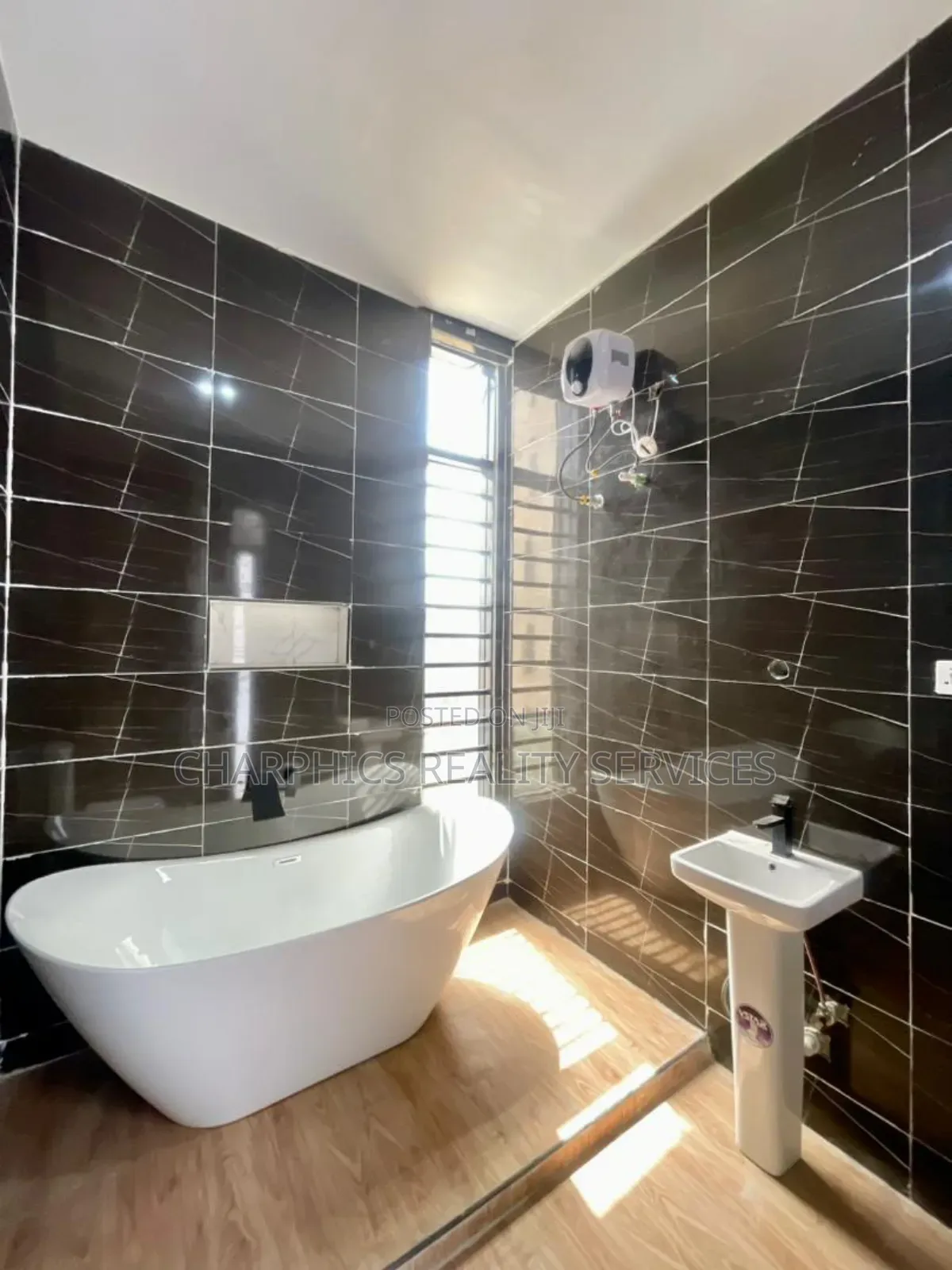 4bdrm Duplex in Ikota for sale in Ikota