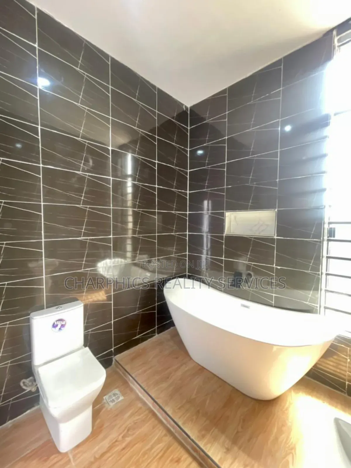 4bdrm Duplex in Ikota for sale in Ikota