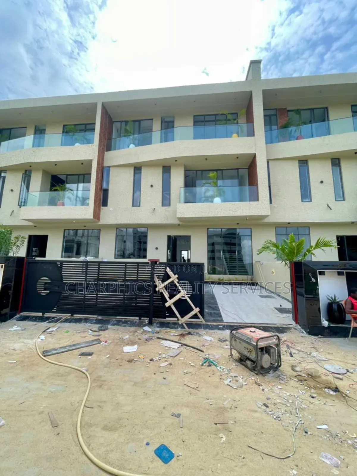 5bdrm Duplex in Lekki Phase 1 for sale in Lekki Phase 1
