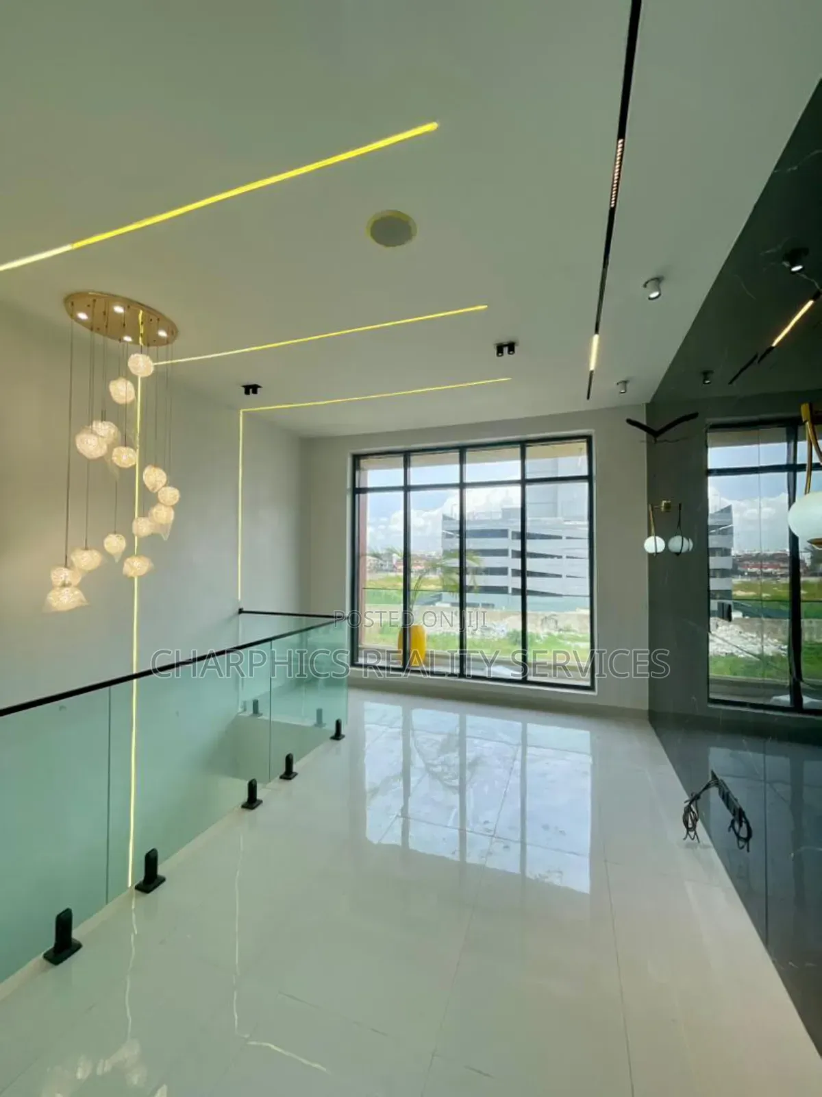 5bdrm Duplex in Lekki Phase 1 for sale in Lekki Phase 1