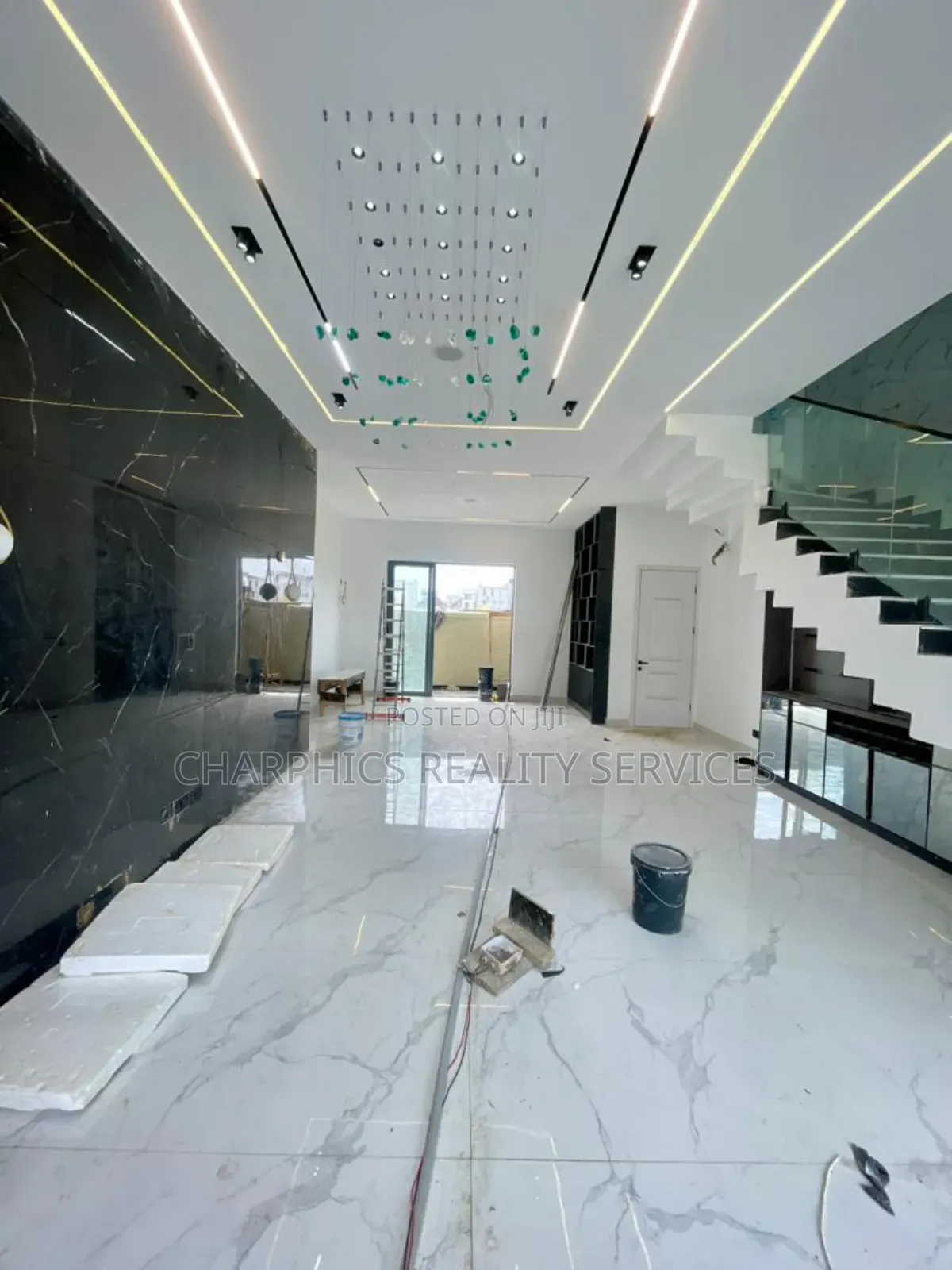 5bdrm Duplex in Lekki Phase 1 for sale in Lekki Phase 1