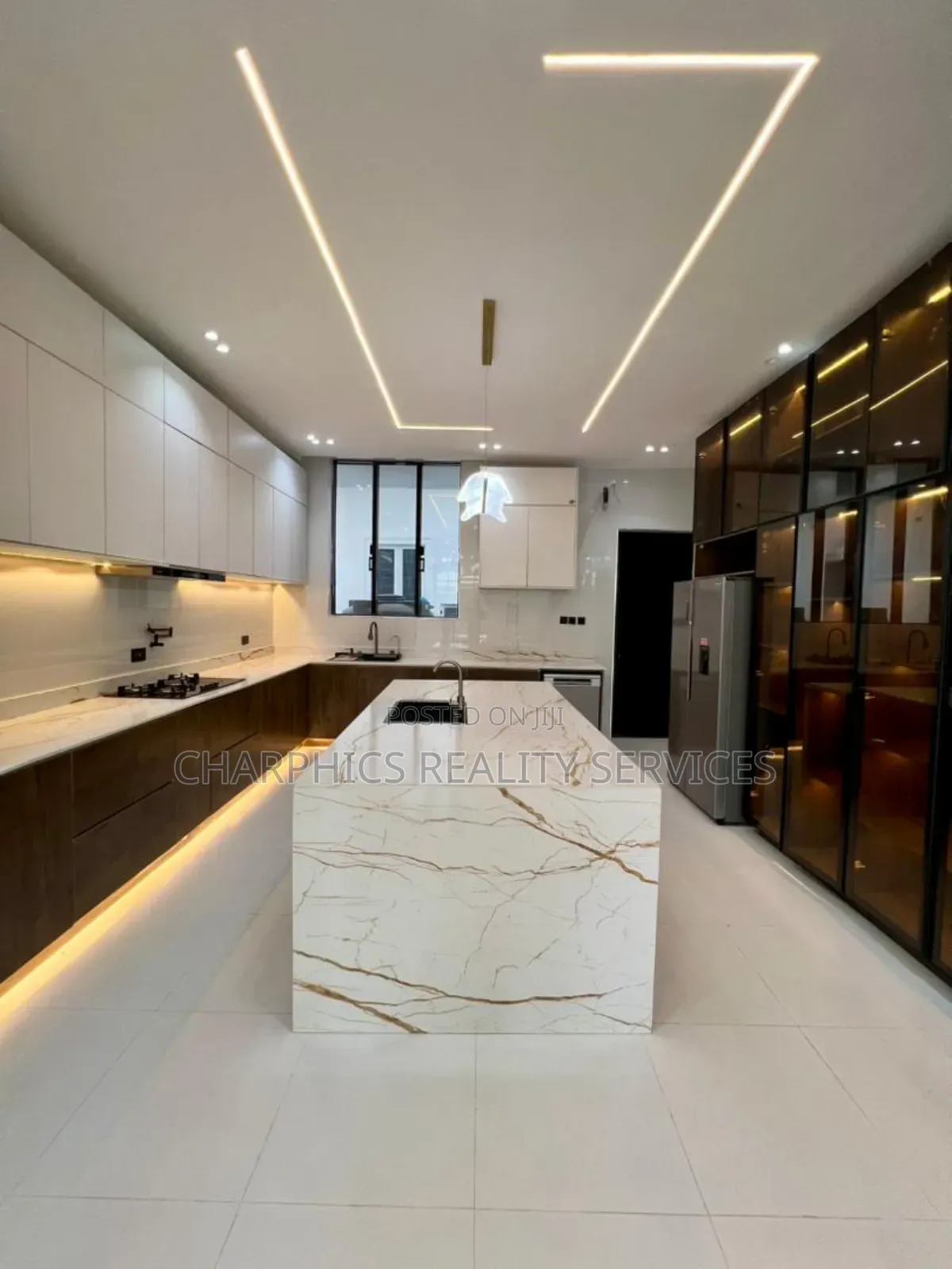 5bdrm Duplex in Lekki Phase 2 for sale in Lekki Phase 2