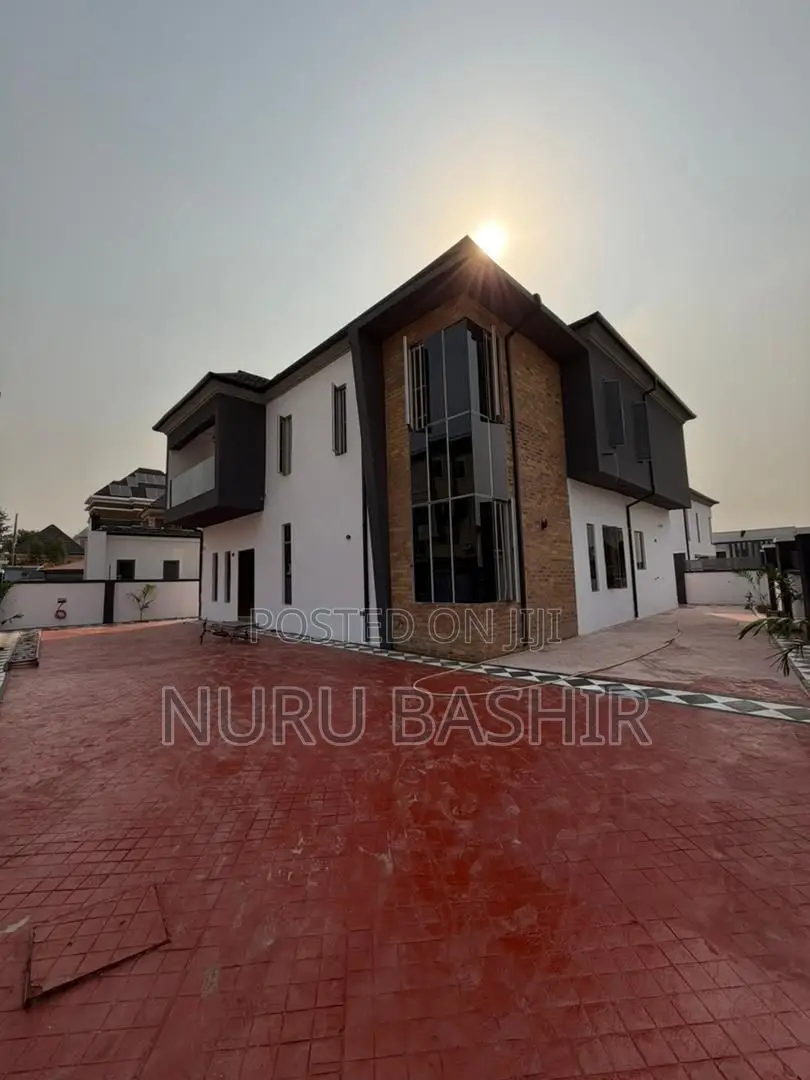 4bdrm Duplex in Carlton Gate Estate, Akobo for sale in Akobo