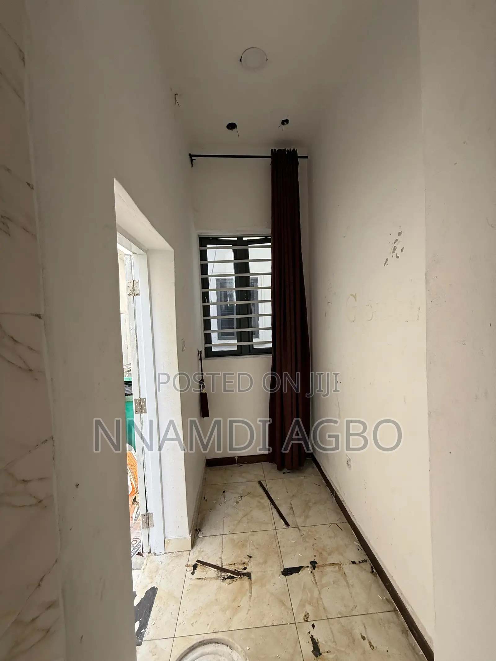 Mini Flat in Chevron for rent in Chevron