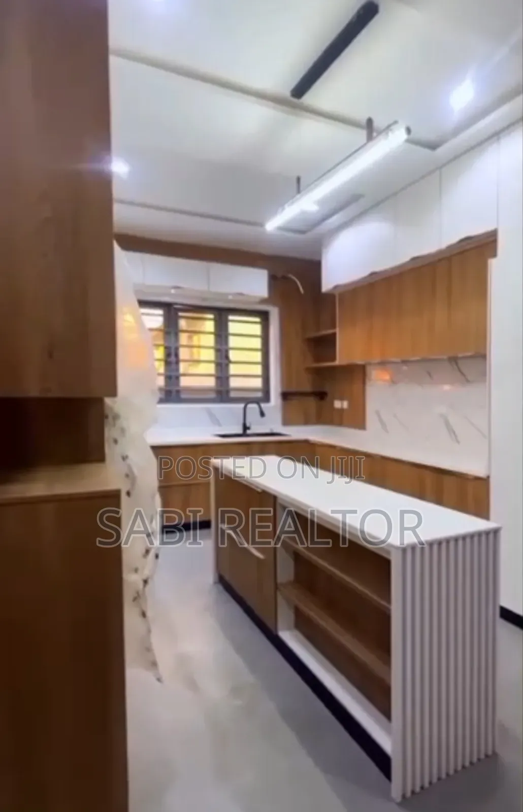Furnished 5bdrm Duplex in Omole Phase 1 for sale in Omole Phase 1