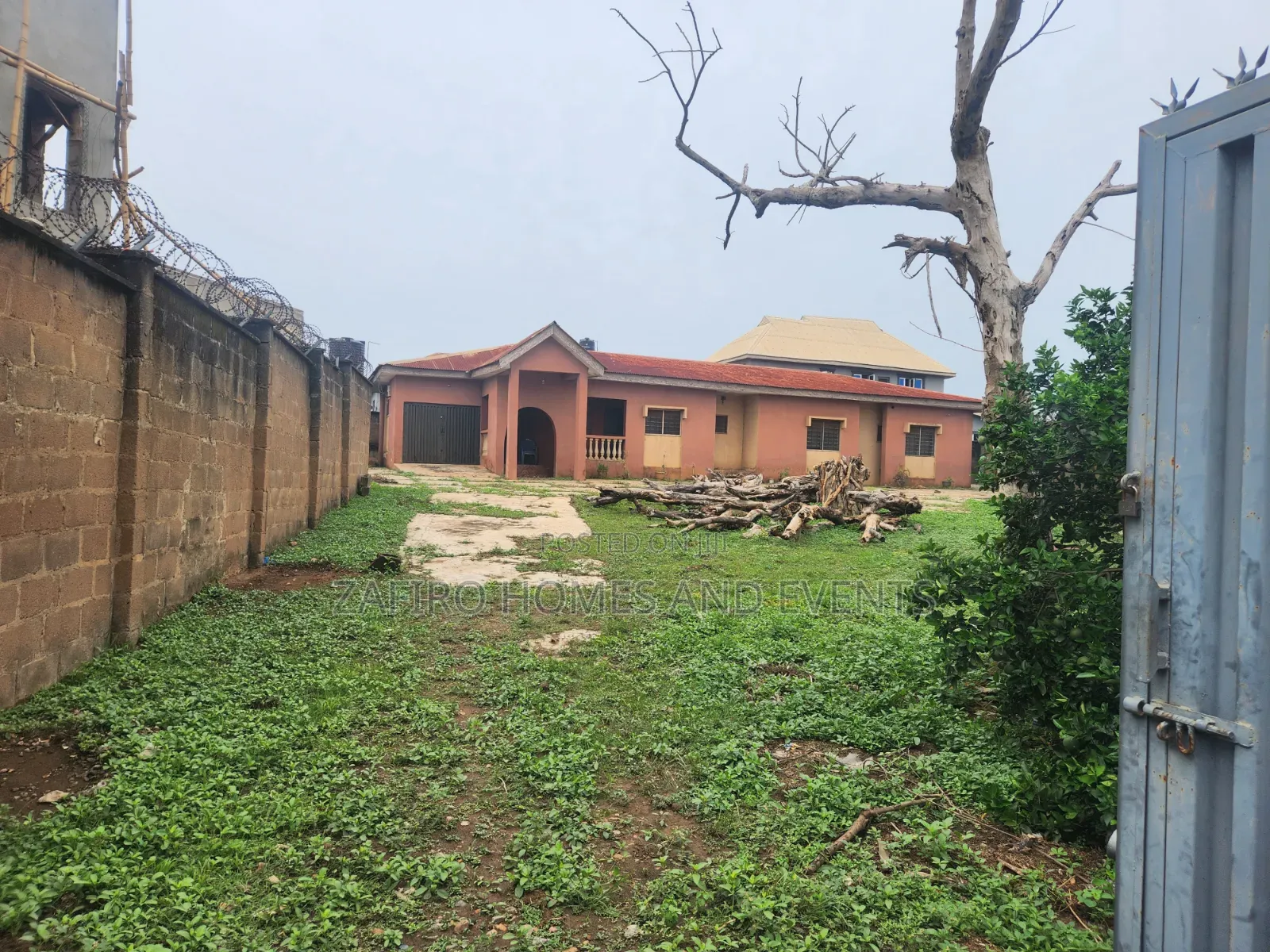 4bdrm Bungalow in Onifila Estate, Iwo Road for sale in Iwo Road