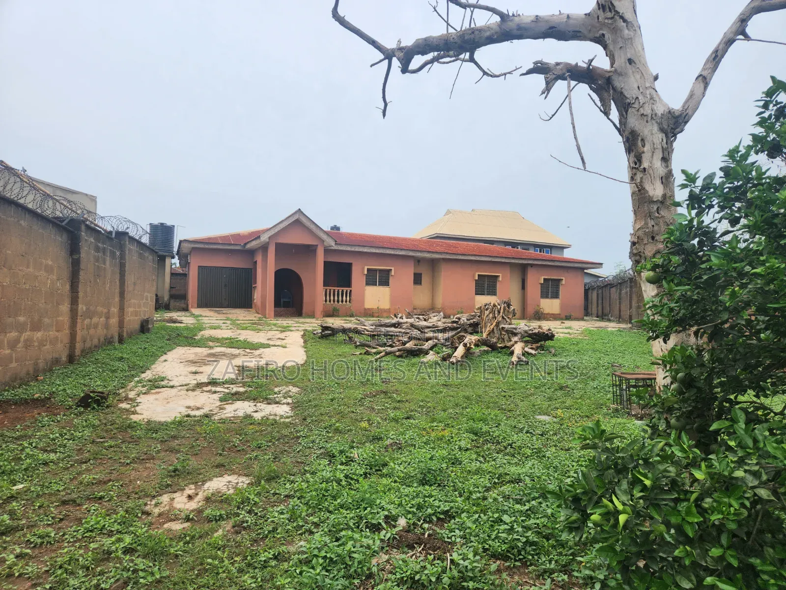 4bdrm Bungalow in Onifila Estate, Iwo Road for sale in Iwo Road