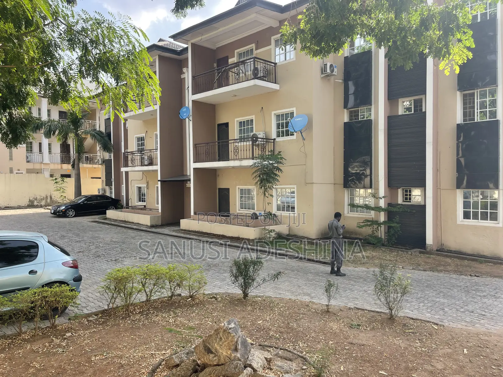 3bdrm Block of Flats in Utako Main,Close To for sale in Utako