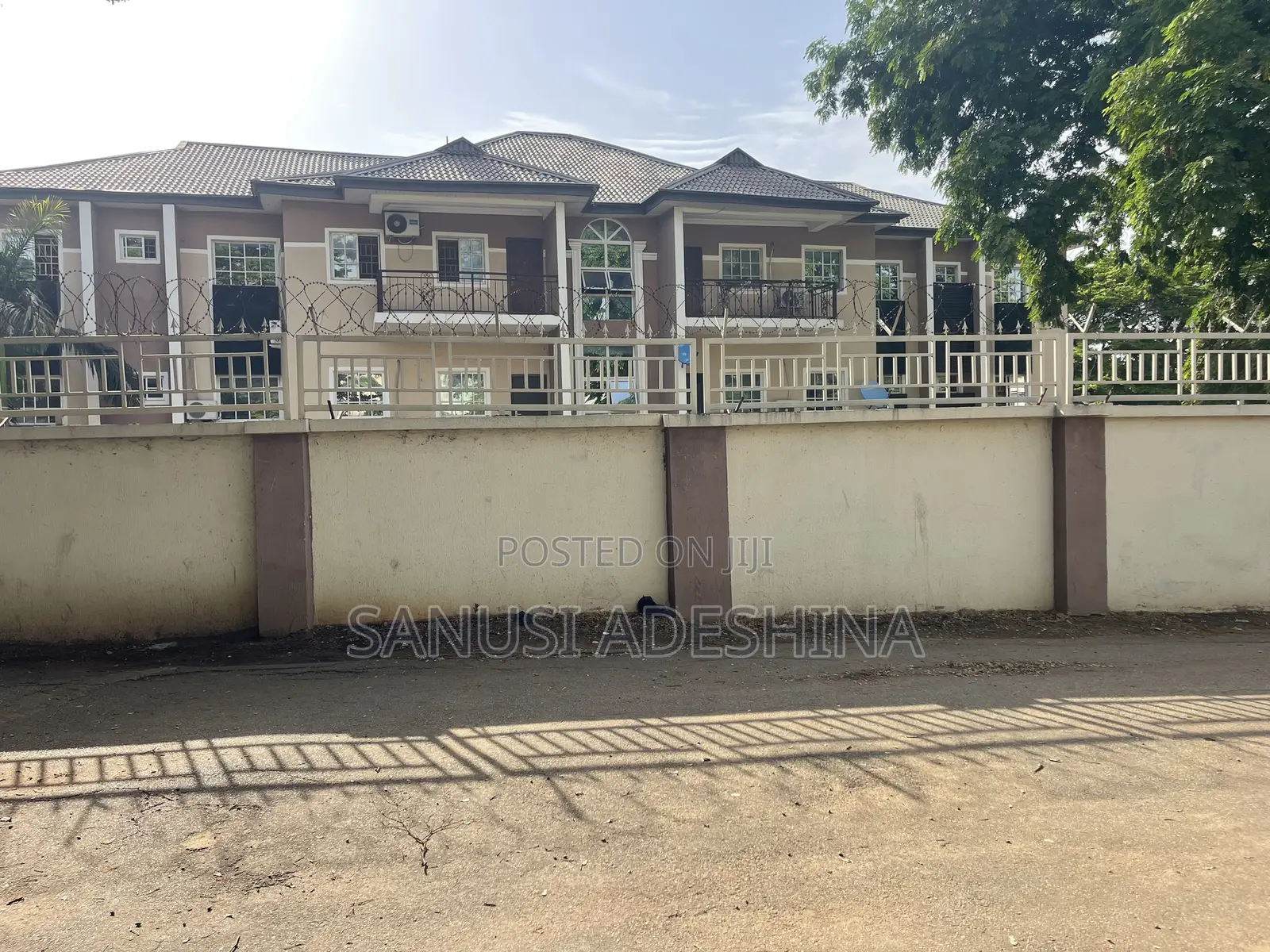 3bdrm Block of Flats in Utako Main,Close To for sale in Utako