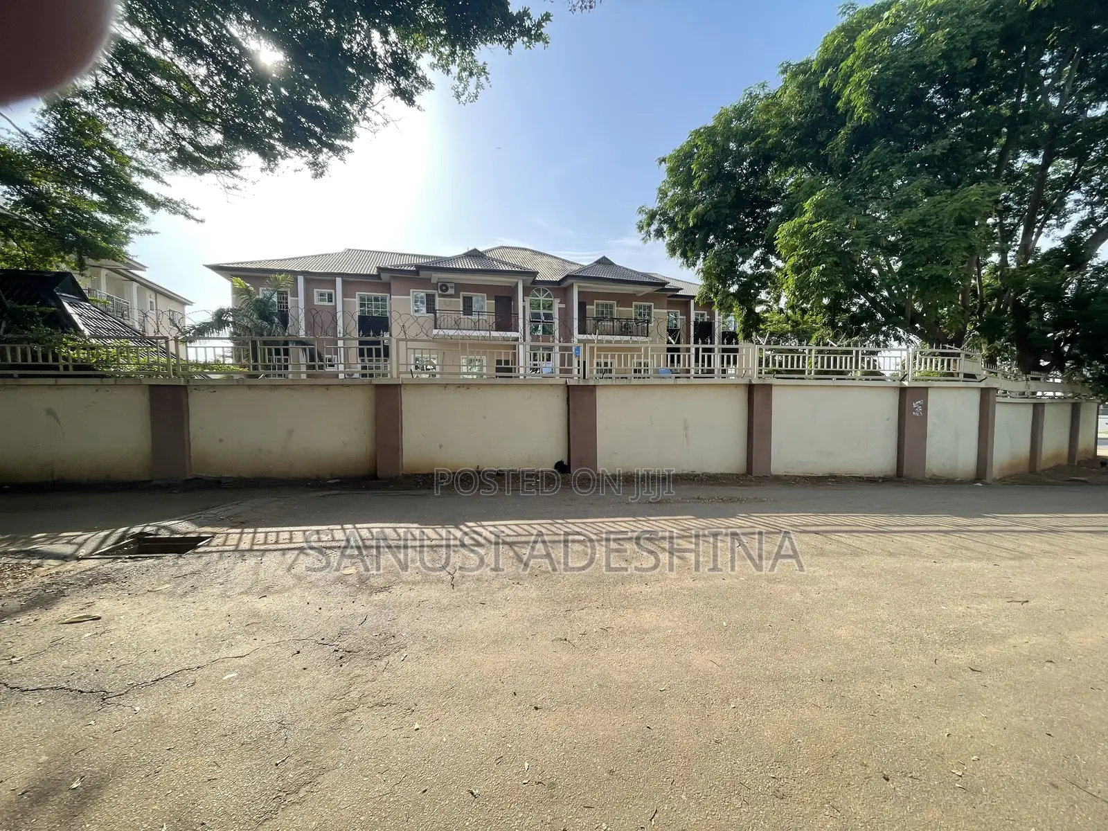 3bdrm Block of Flats in Utako Main,Close To for sale in Utako