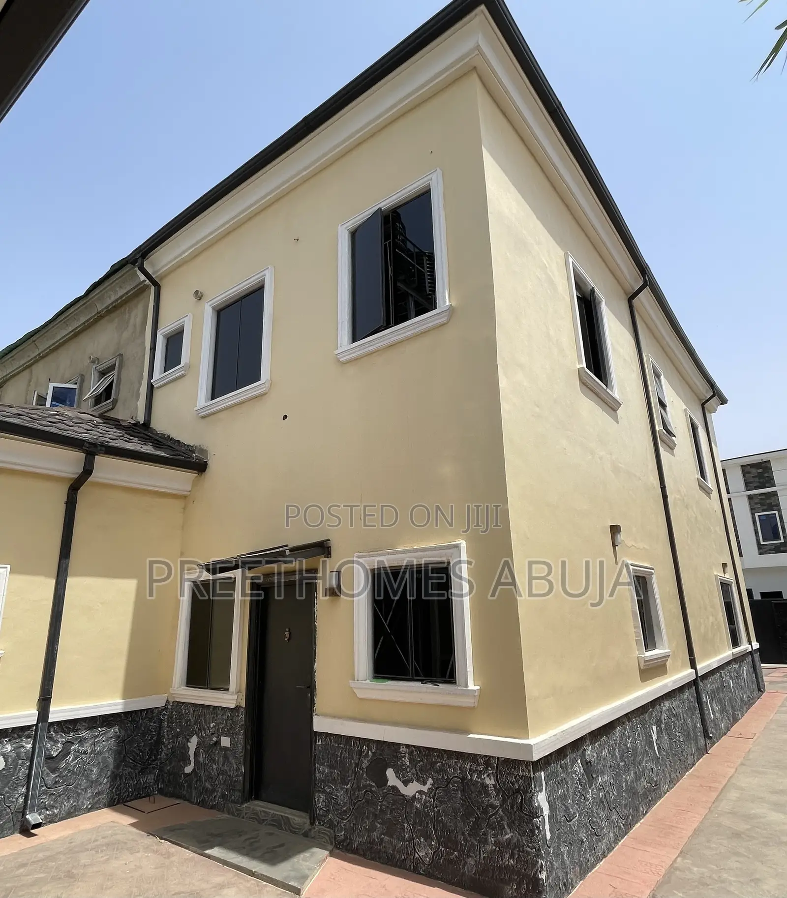 Semi-Detached Terrace for Sale in Asokoro