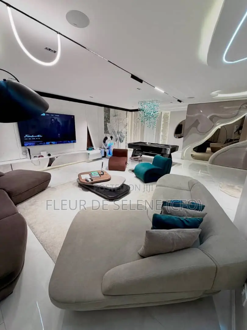 Luxurious 3 Bedroom Apartment in Jahi