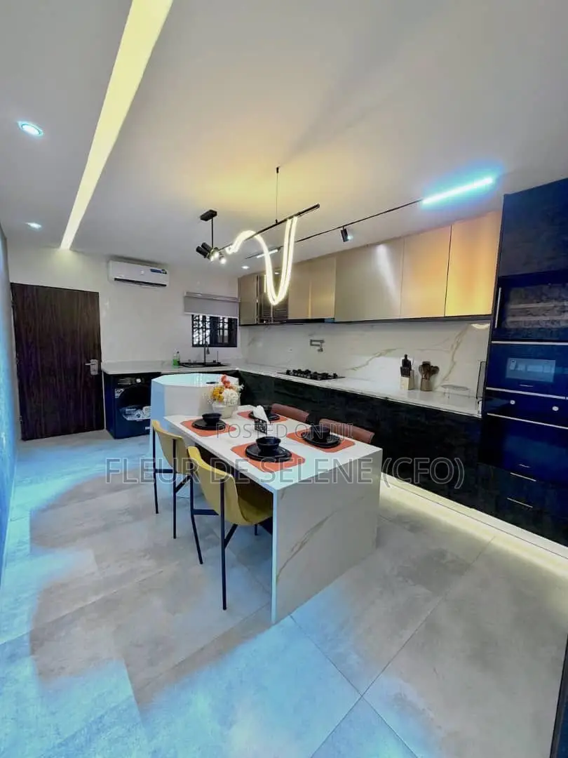 Luxurious 3 Bedroom Apartment in Jahi