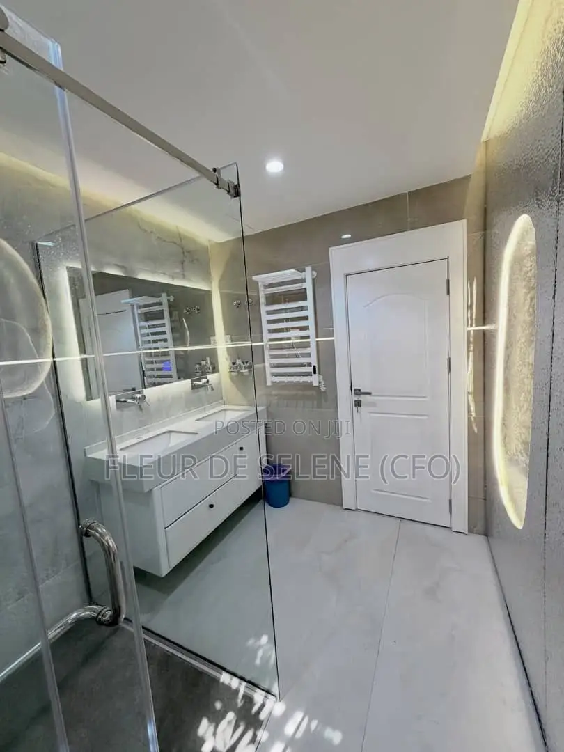 Luxurious 3 Bedroom Apartment in Jahi