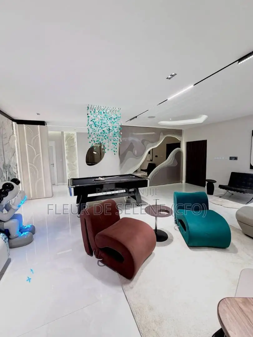 Luxurious 3 Bedroom Apartment in Jahi