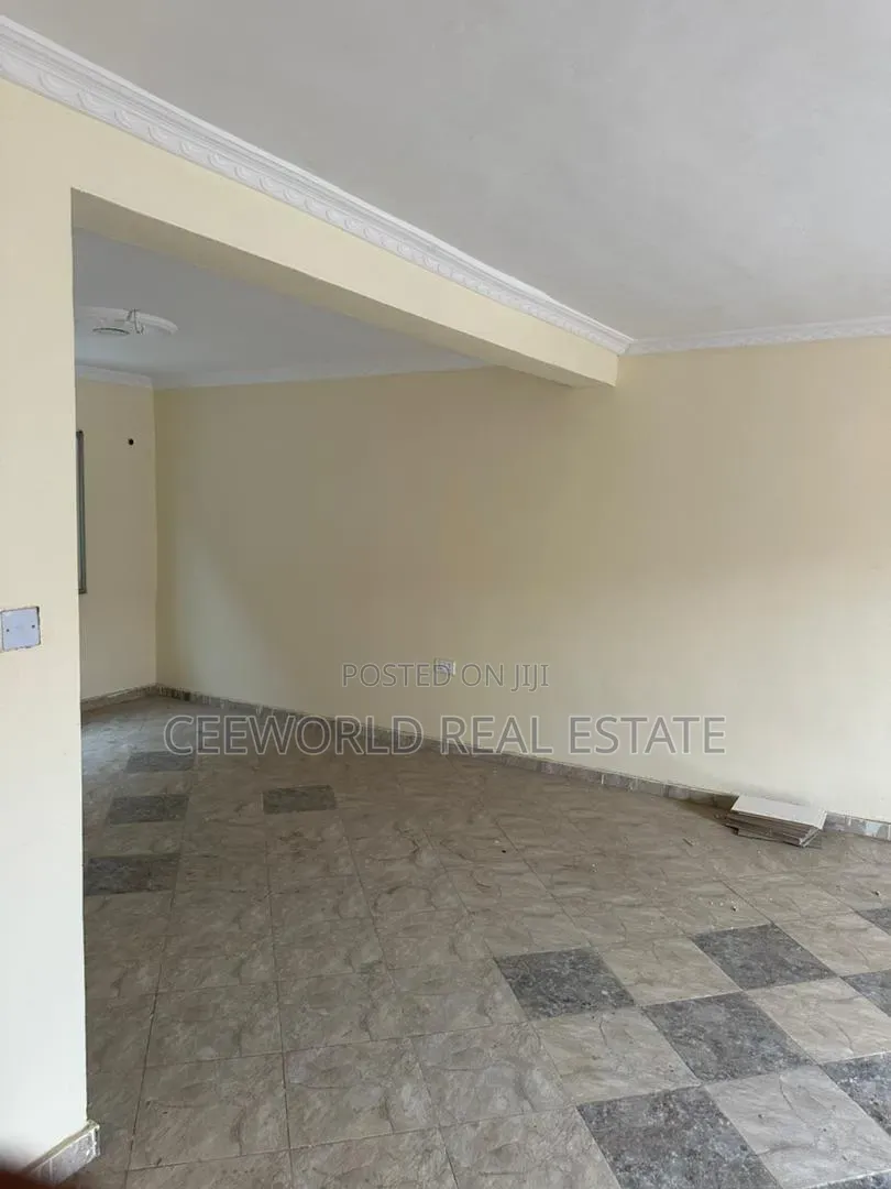 2bdrm Apartment in Ajeigbe Ringroad for rent in Rind Road
