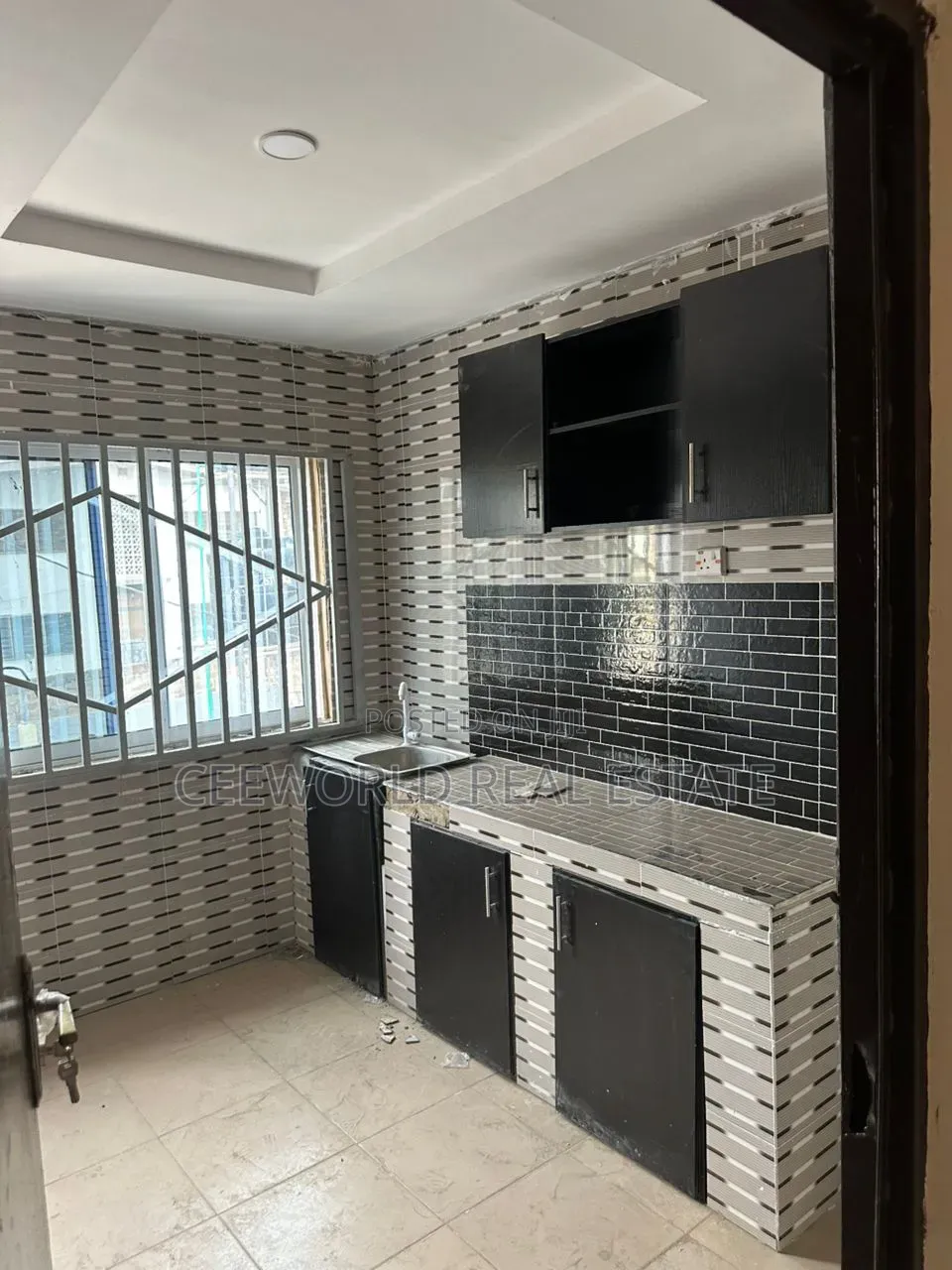 3bdrm Apartment in Ajeigbe Ringroad for rent in Rind Road