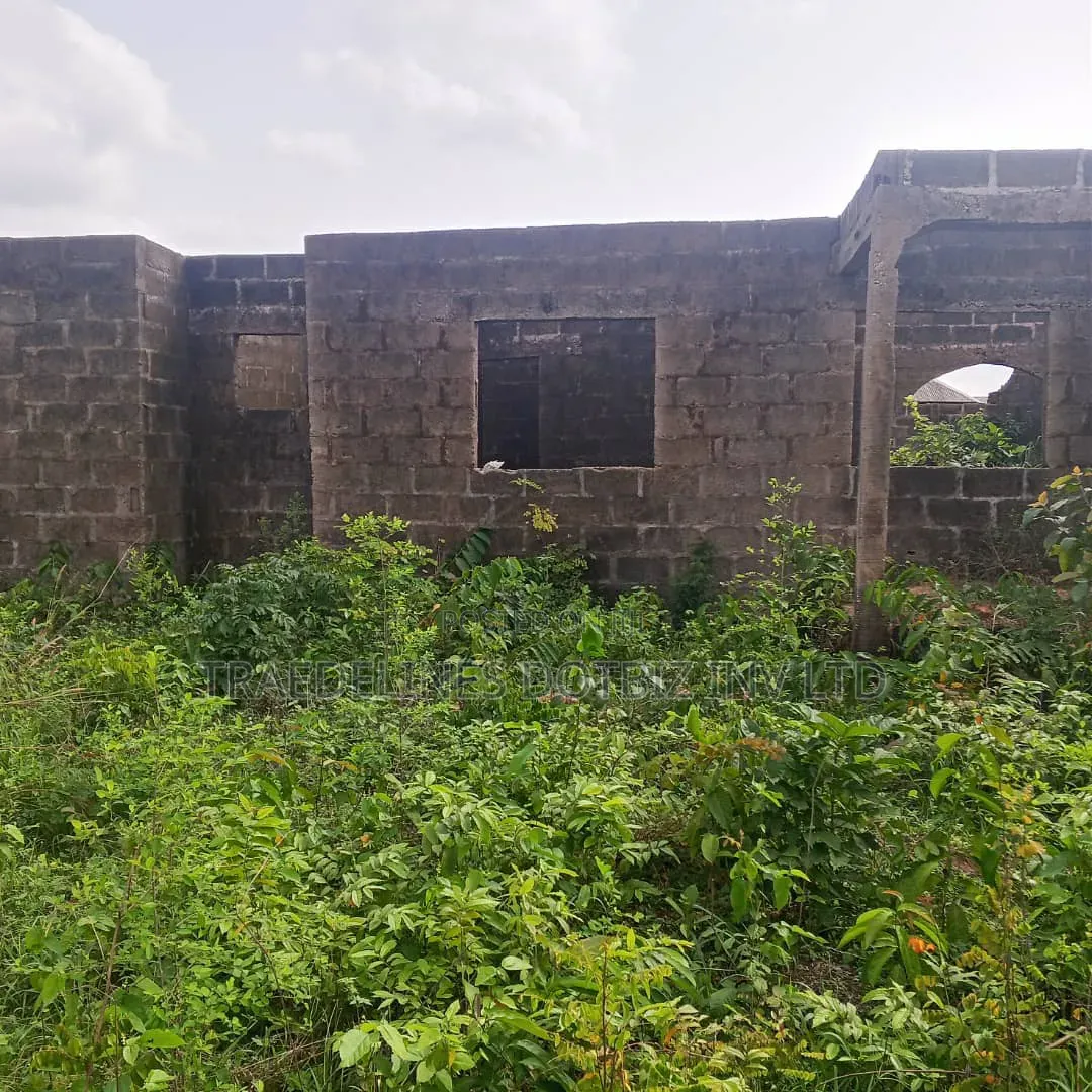 3bdrm Bungalow In Bank Bus Stop, Ifo For Sale in Ifo