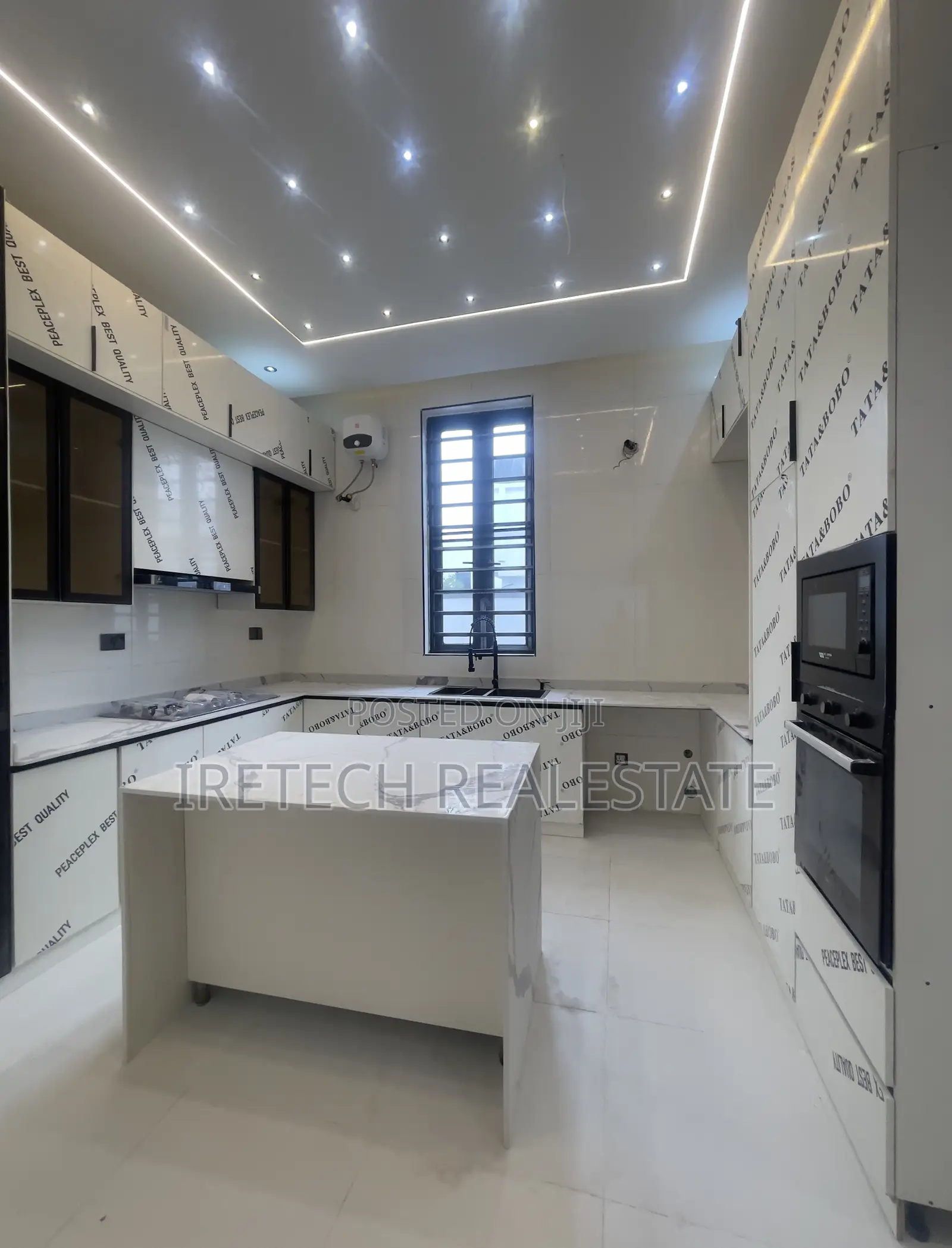 5bdrm Duplex in Blenco, Off Lekki-Epe Expressway for sale in Off Lekki-Epe Expressway