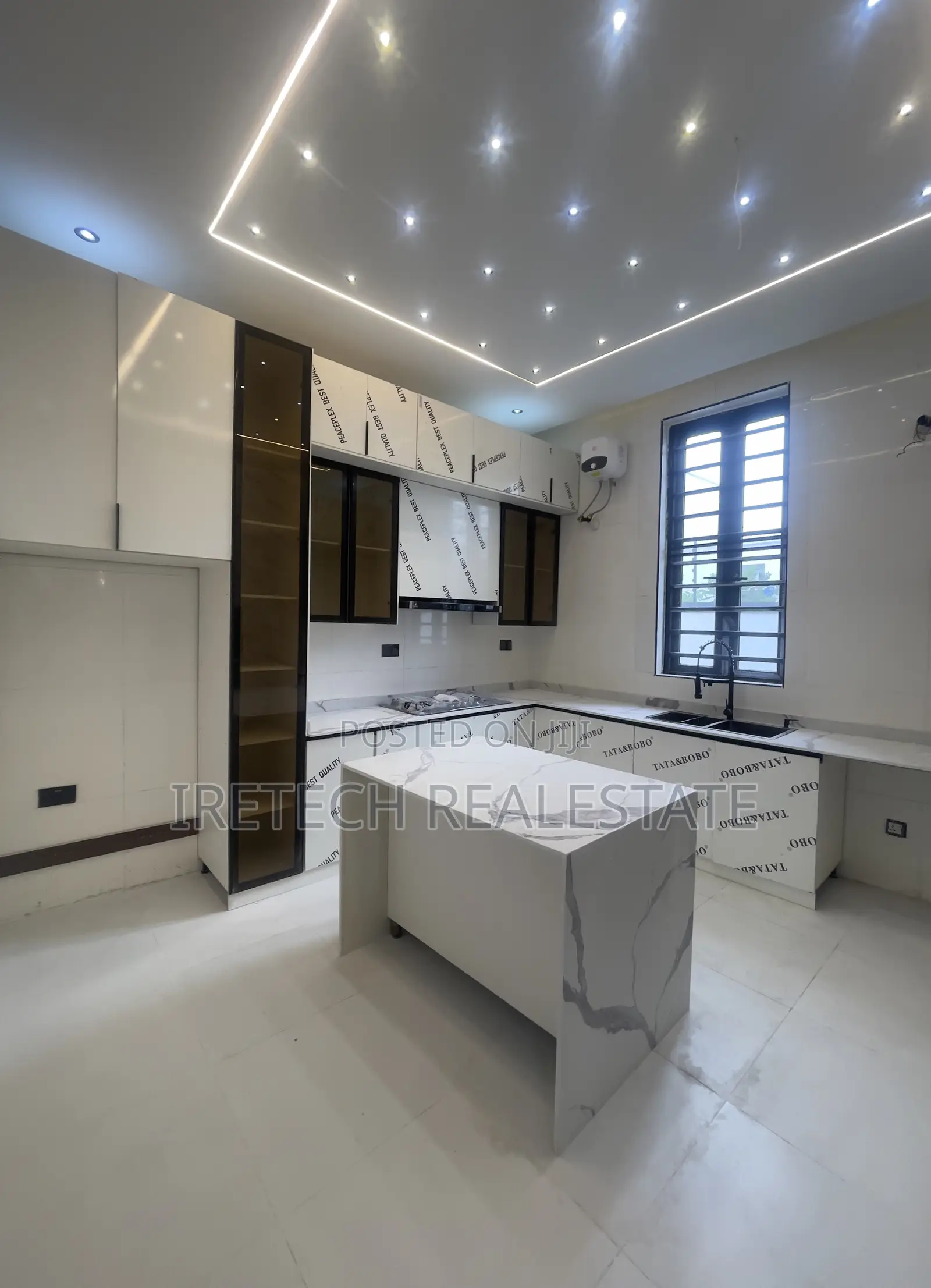 5bdrm Duplex in Blenco, Off Lekki-Epe Expressway for sale in Off Lekki-Epe Expressway