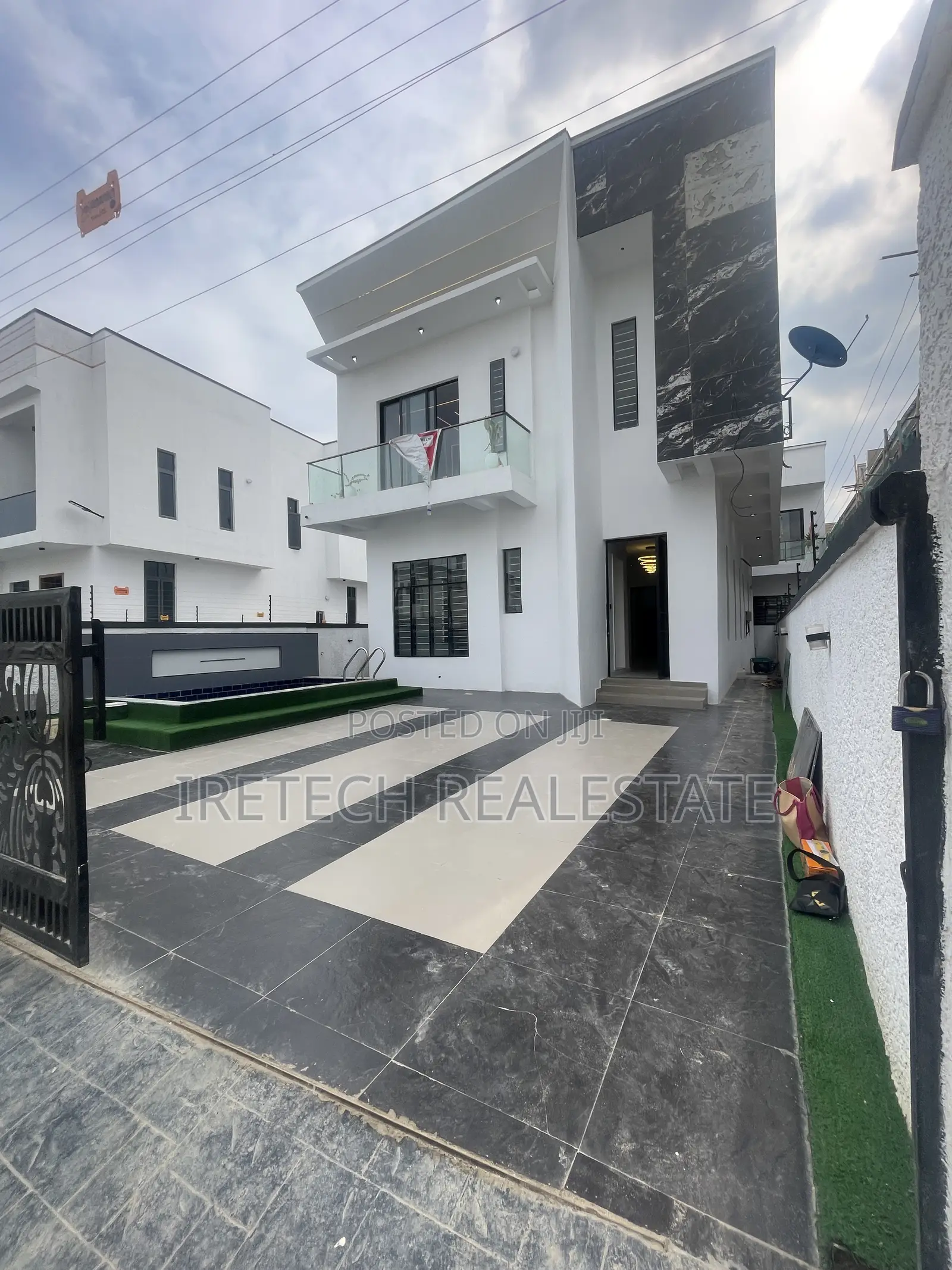 5bdrm Duplex in Ikota Gra for sale in Ikota