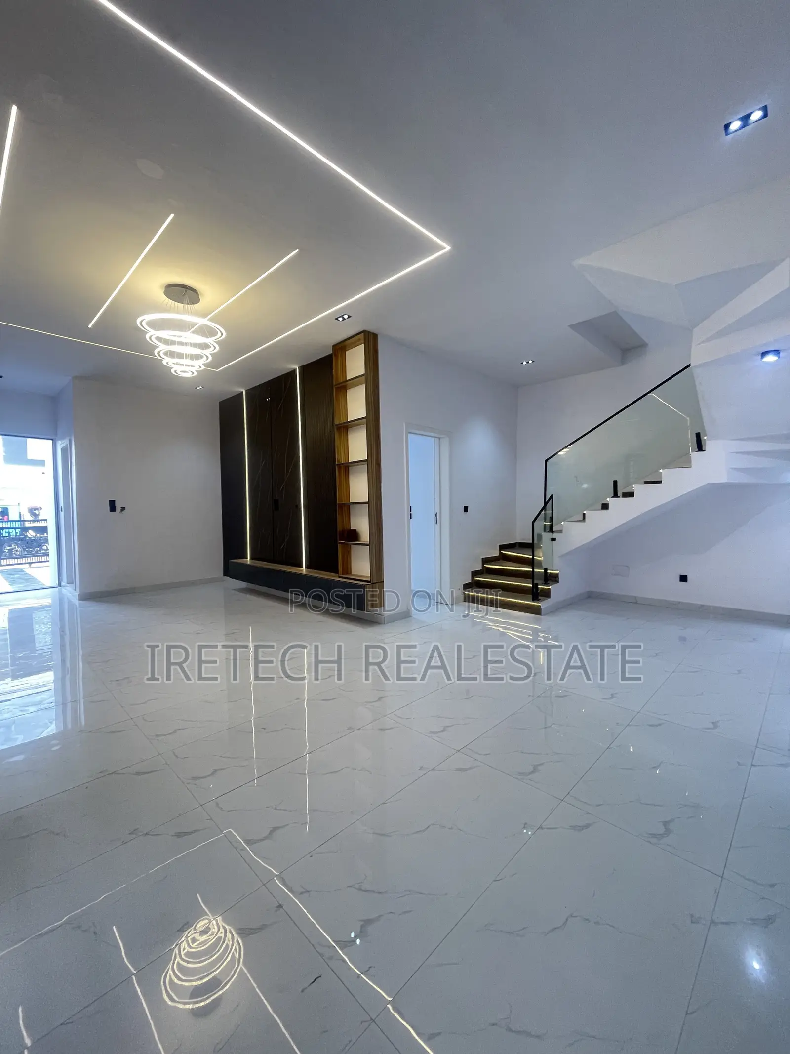 5bdrm Duplex in Ikota Gra for sale in Ikota