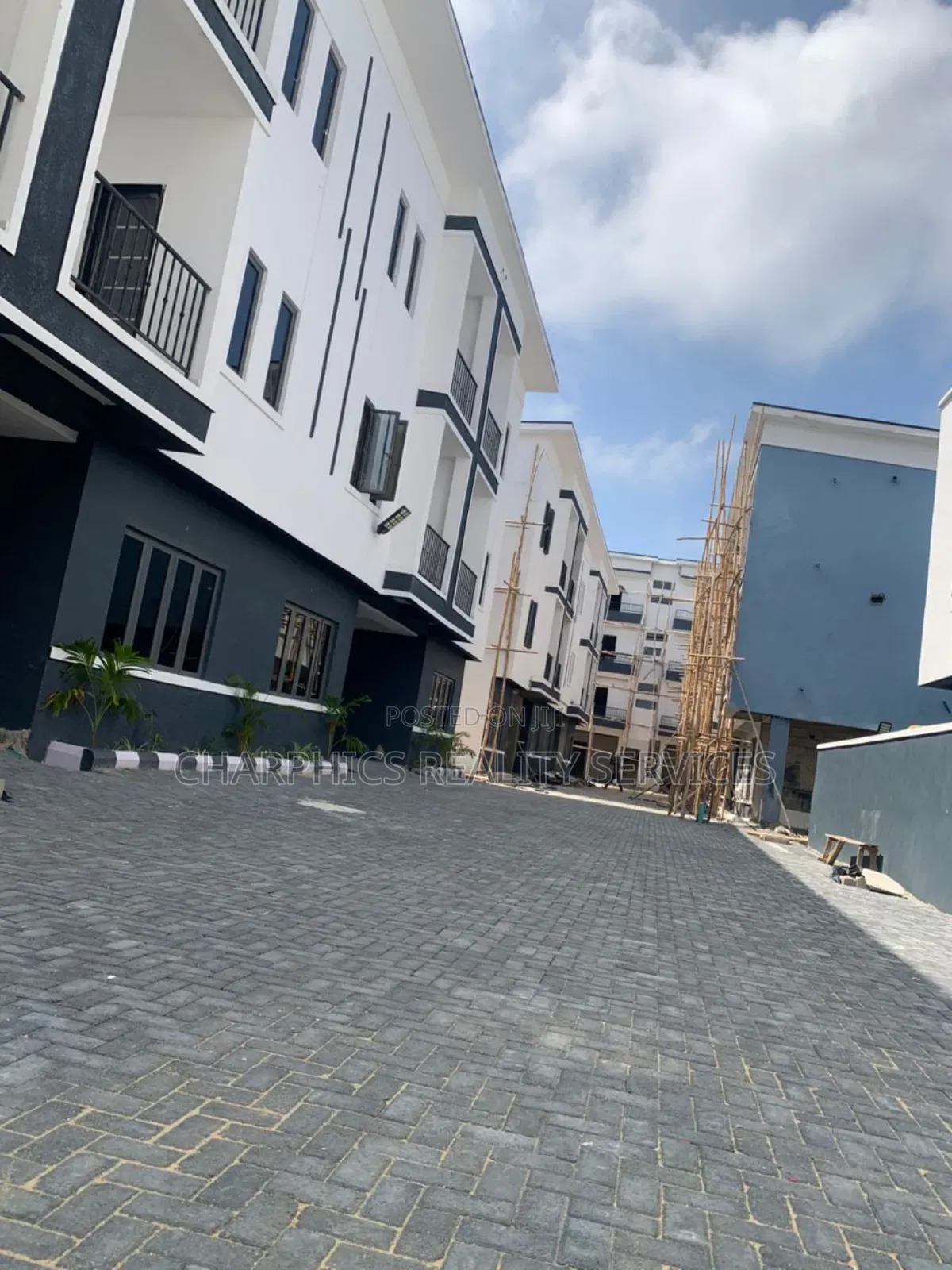 Mini Flat in Lekki Phase 2 for sale in Lekki Phase 2