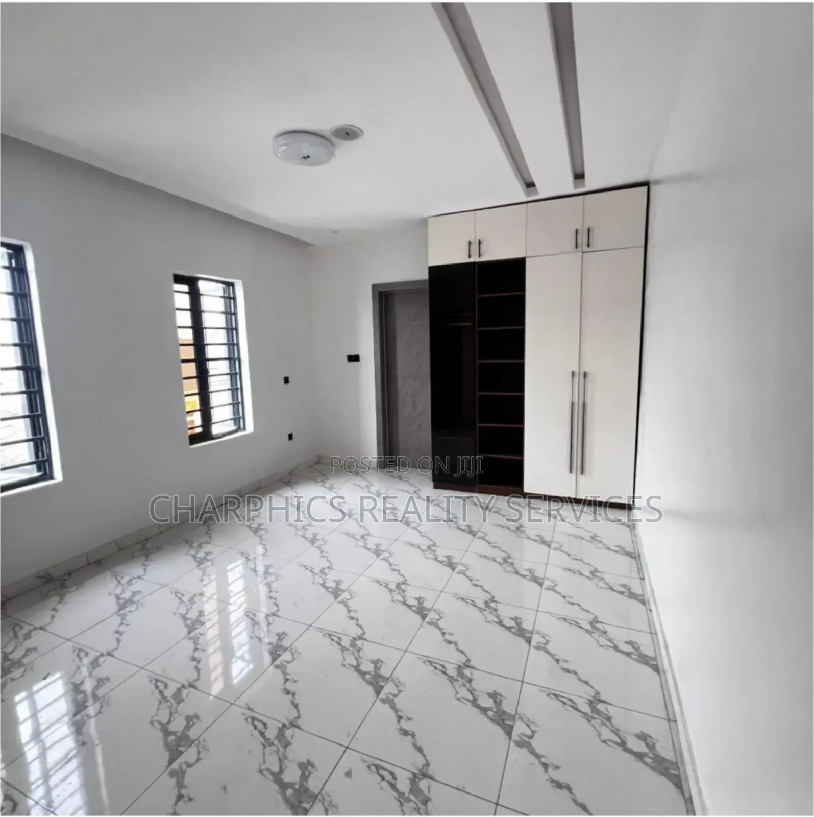 Mini Flat in Lekki Phase 2 for sale in Lekki Phase 2