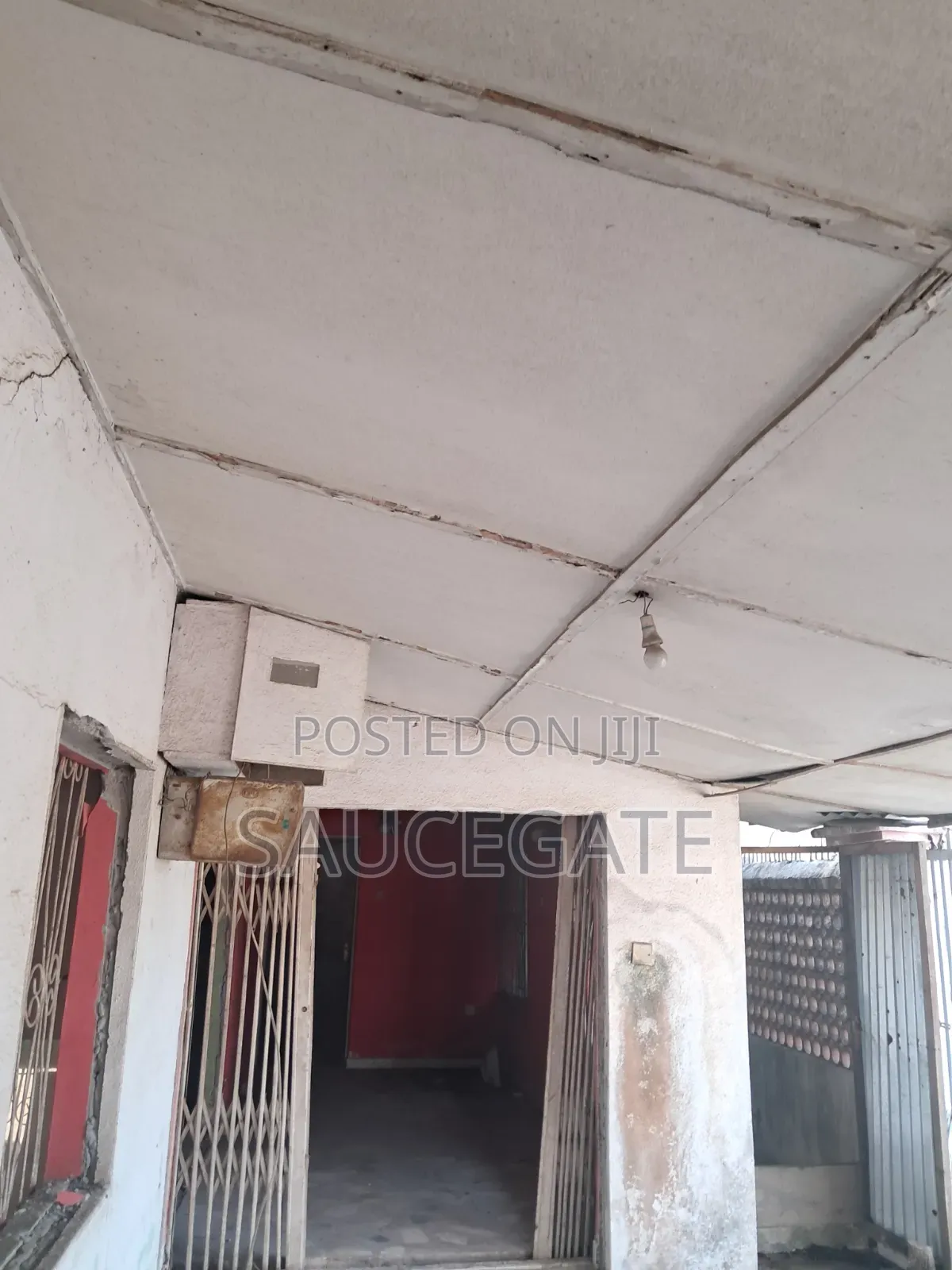 3bdrm Bungalow in Close 20 Satellite for sale in Satellite Town