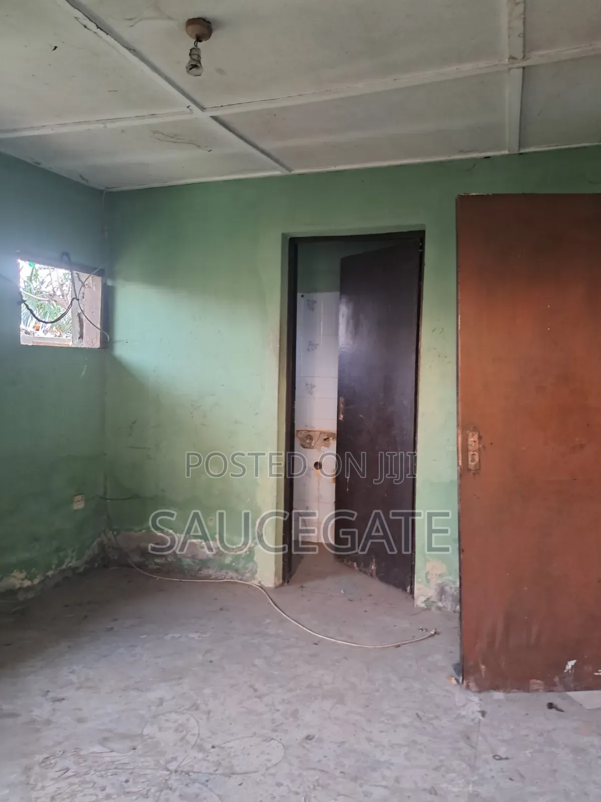 3bdrm Bungalow in Close 20 Satellite for sale in Satellite Town