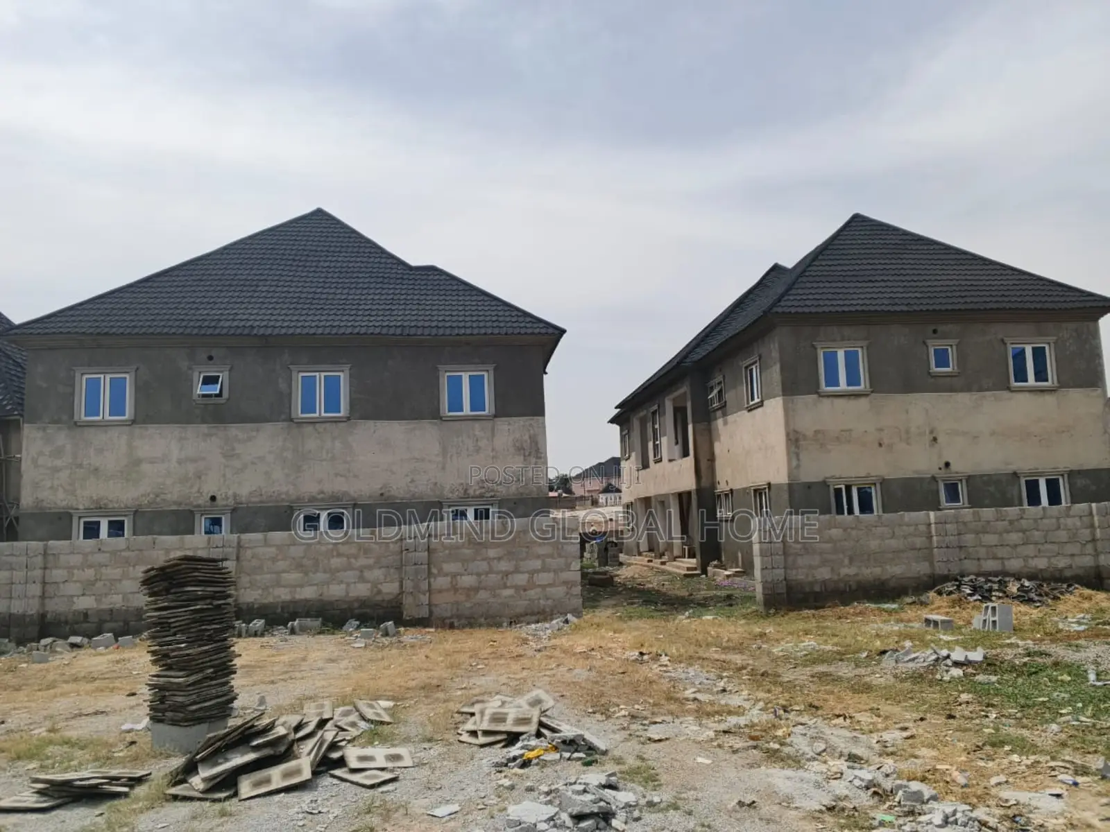 3bdrm Block of Flats in Lugbe, FHA for sale in FHA