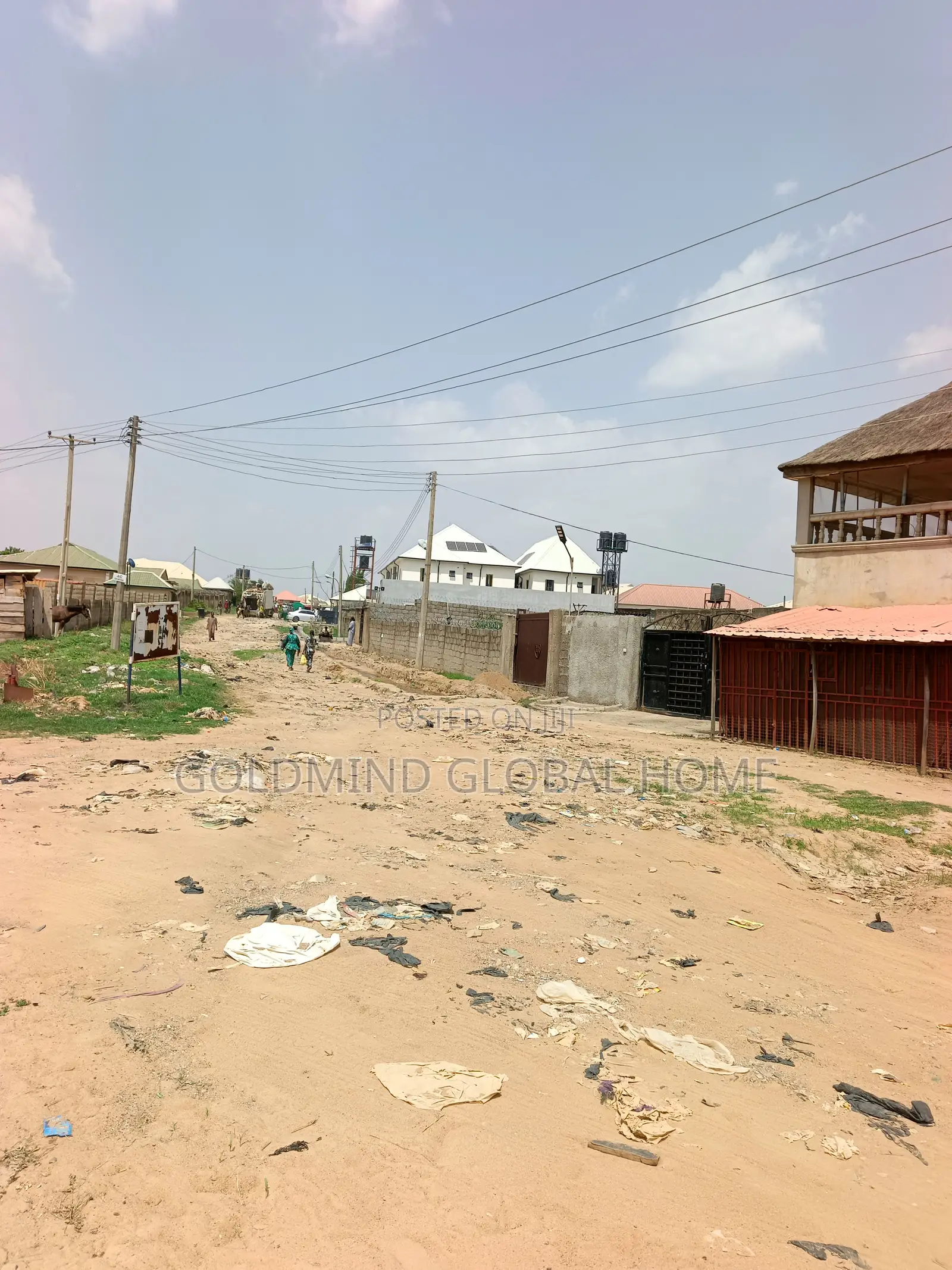 3bdrm Block of Flats in Lugbe, FHA for sale in FHA