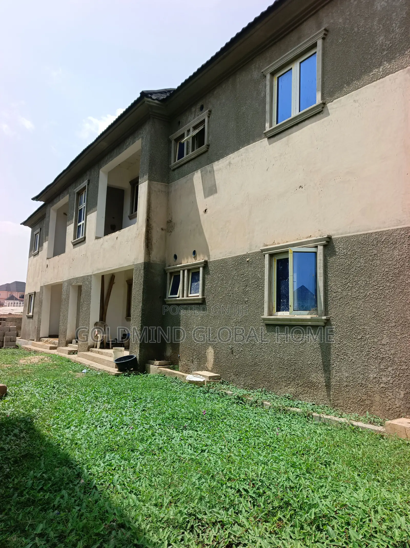 3bdrm Block of Flats in Lugbe, FHA for sale in FHA