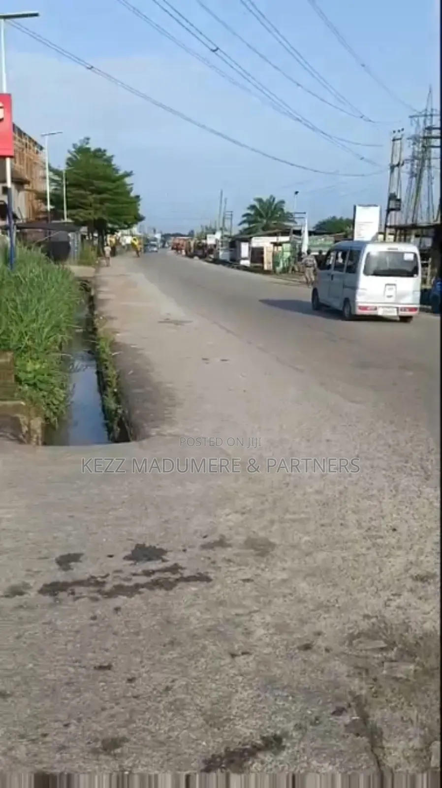 For Sale : 700 SQMTRS on Major Eliozu Road, Ph in Obio-Akpor