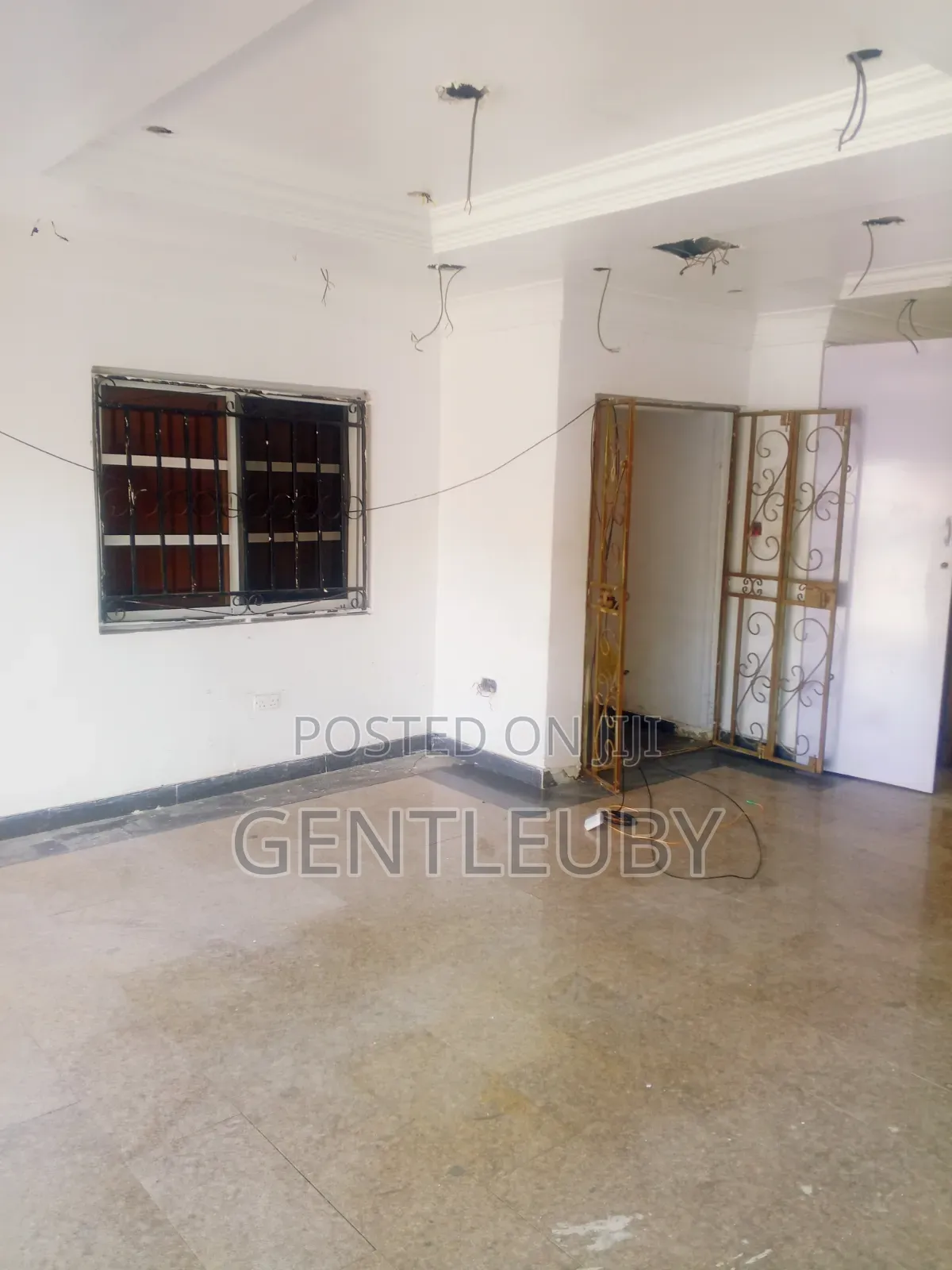 Shop/Office Space for Rent,Lekki Phase 1 in Lekki Phase 1