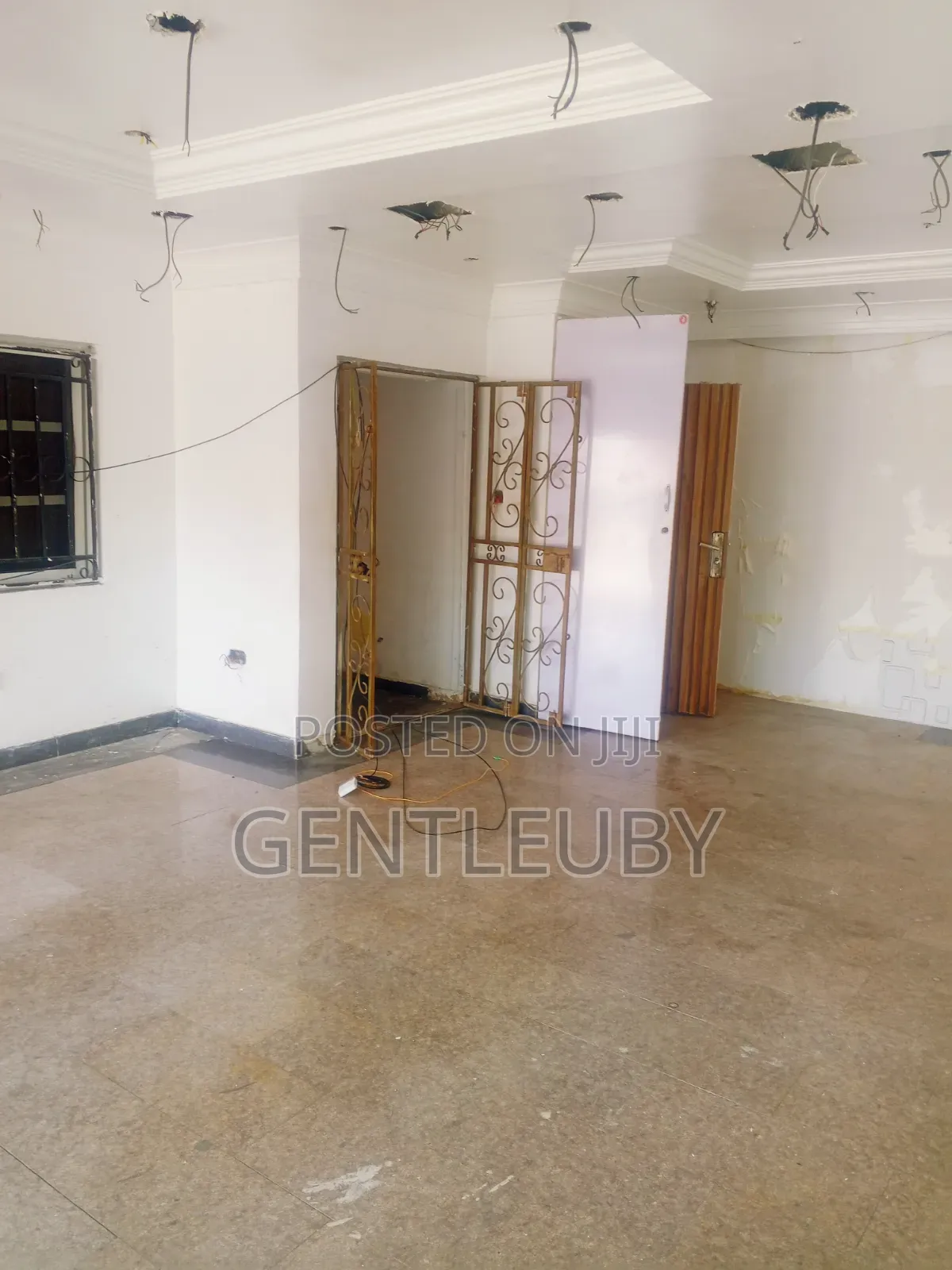 Shop/Office Space for Rent,Lekki Phase 1 in Lekki Phase 1