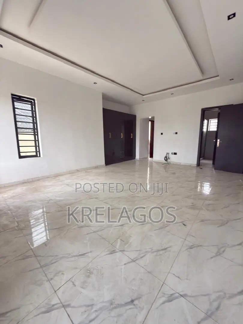 4bdrm Duplex in Igbo-efon for sale in Igbo-efon