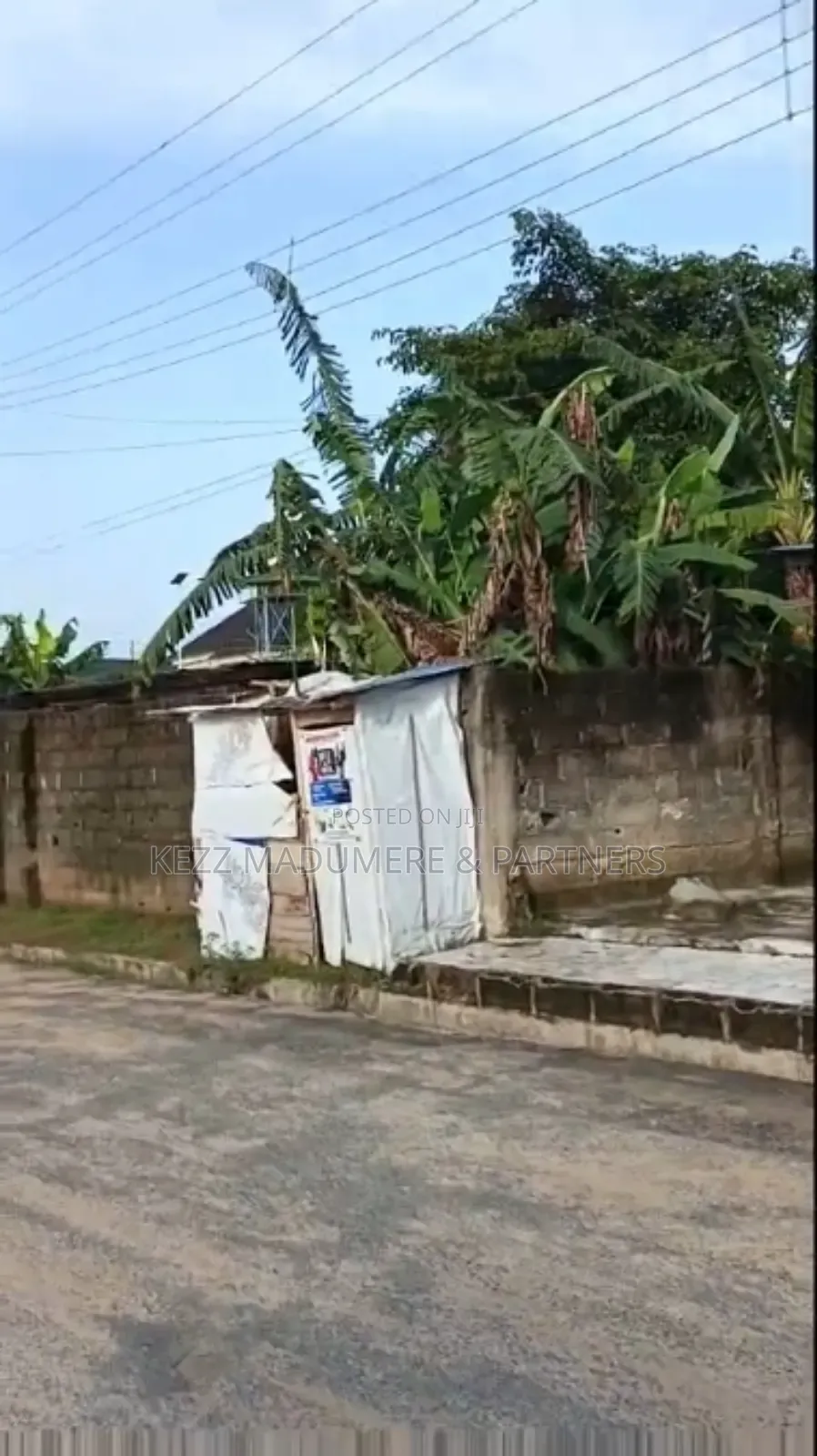 For Sale: 700 SQMTRS on the Major Eliozu / G.U.Aker , Ph in Obio-Akpor