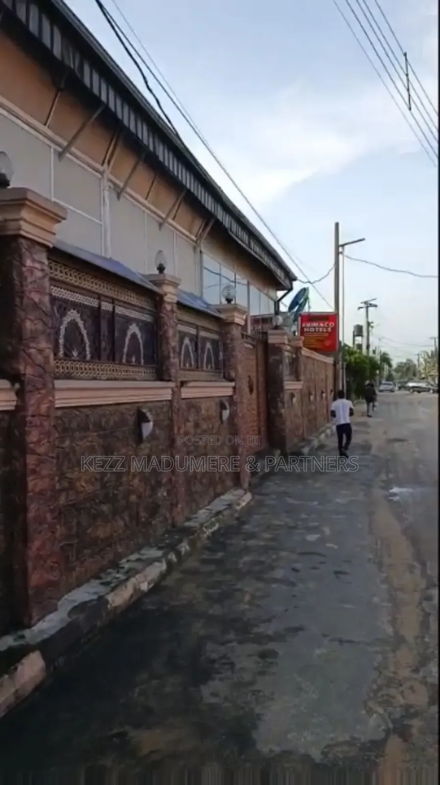 For Sale: 700 SQMTRS on the Major Eliozu / G.U.Aker , Ph in Obio-Akpor