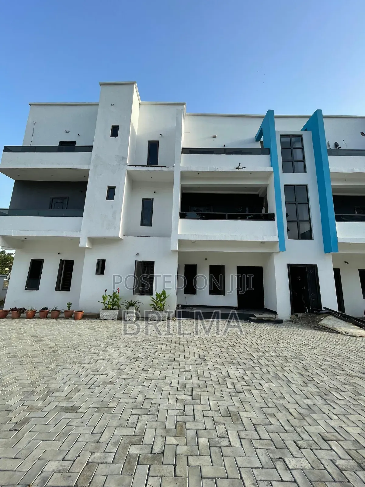 4bdrm Apartment in Life Camp for sale in Life Camp